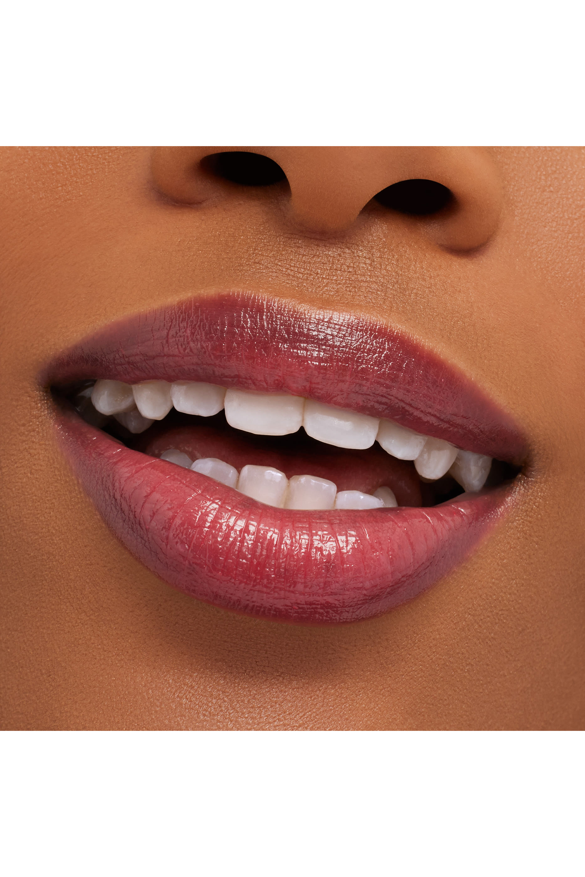 مرطب شفاه جلو بلاي