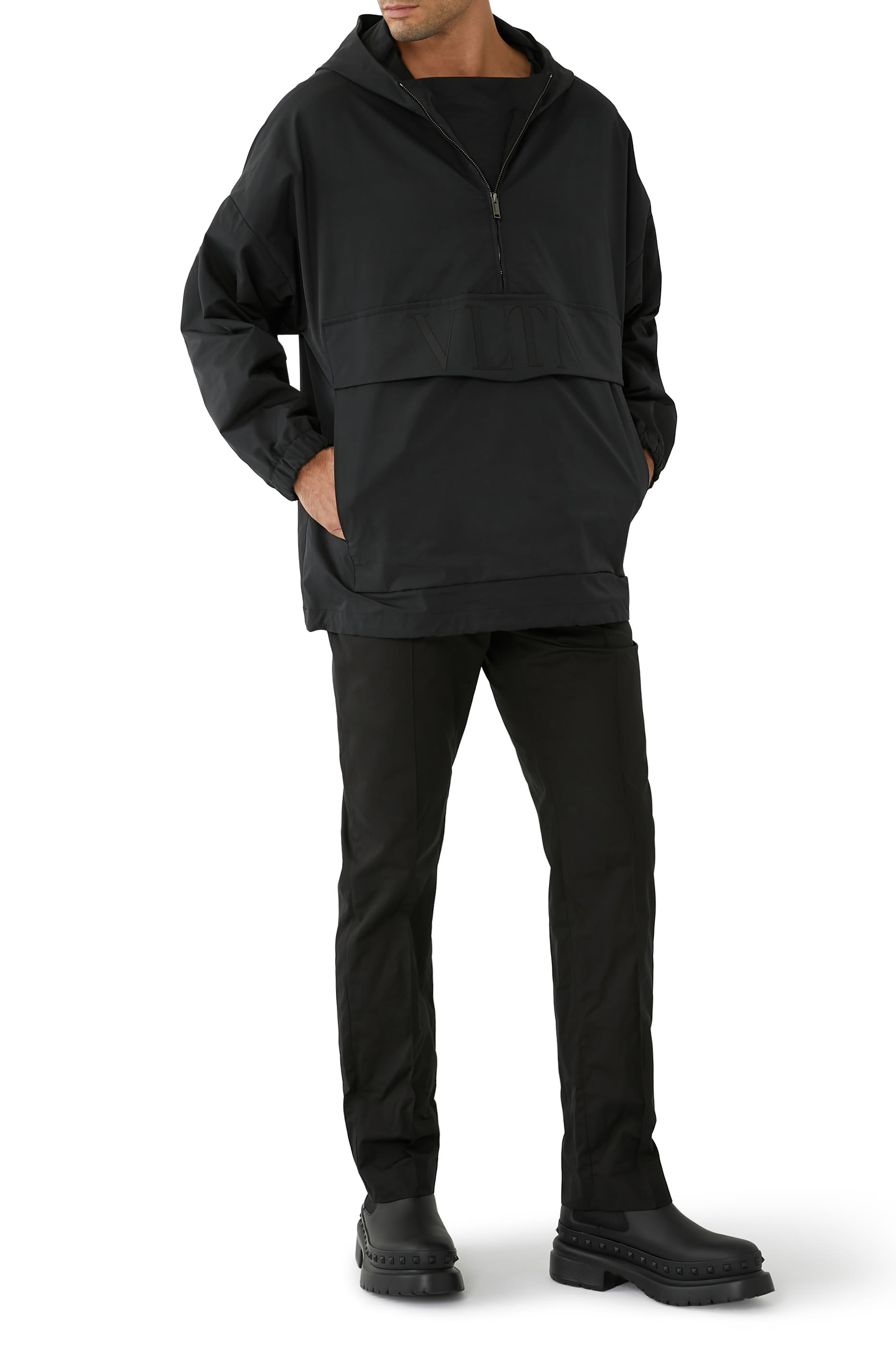 بنطال برباط تضييق ضمن تشكيلة فالنتينو غارافاني