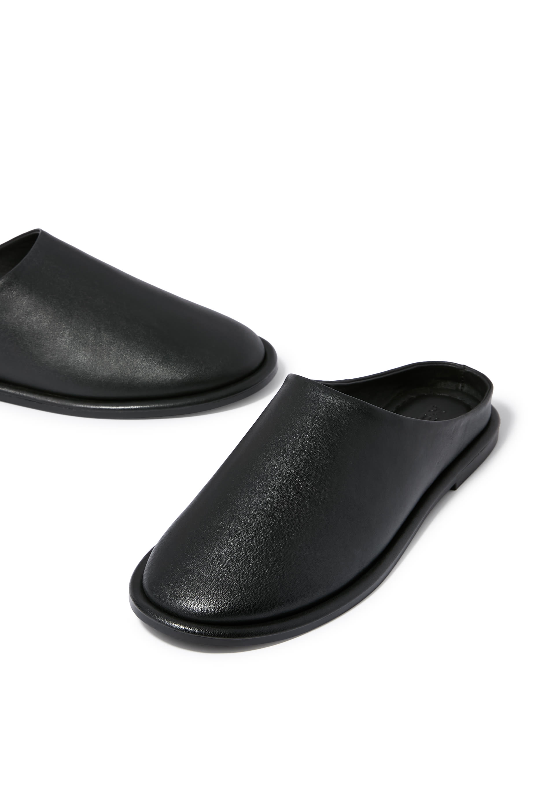 حذاء سبنسر بنعل مسطح