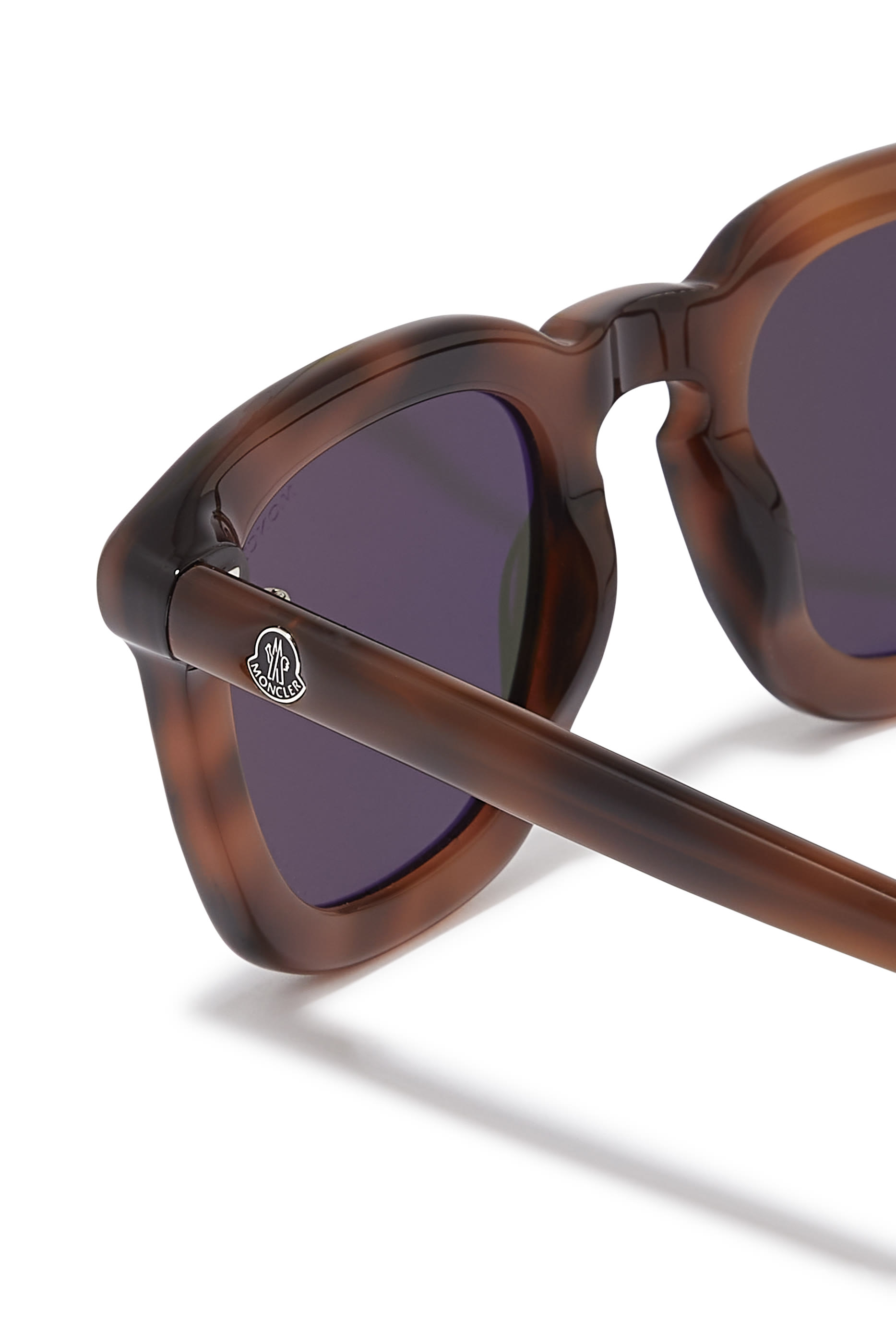 نظارة شمسية بإطار على شكل حرف D بنقشة صدفة السلحفاة