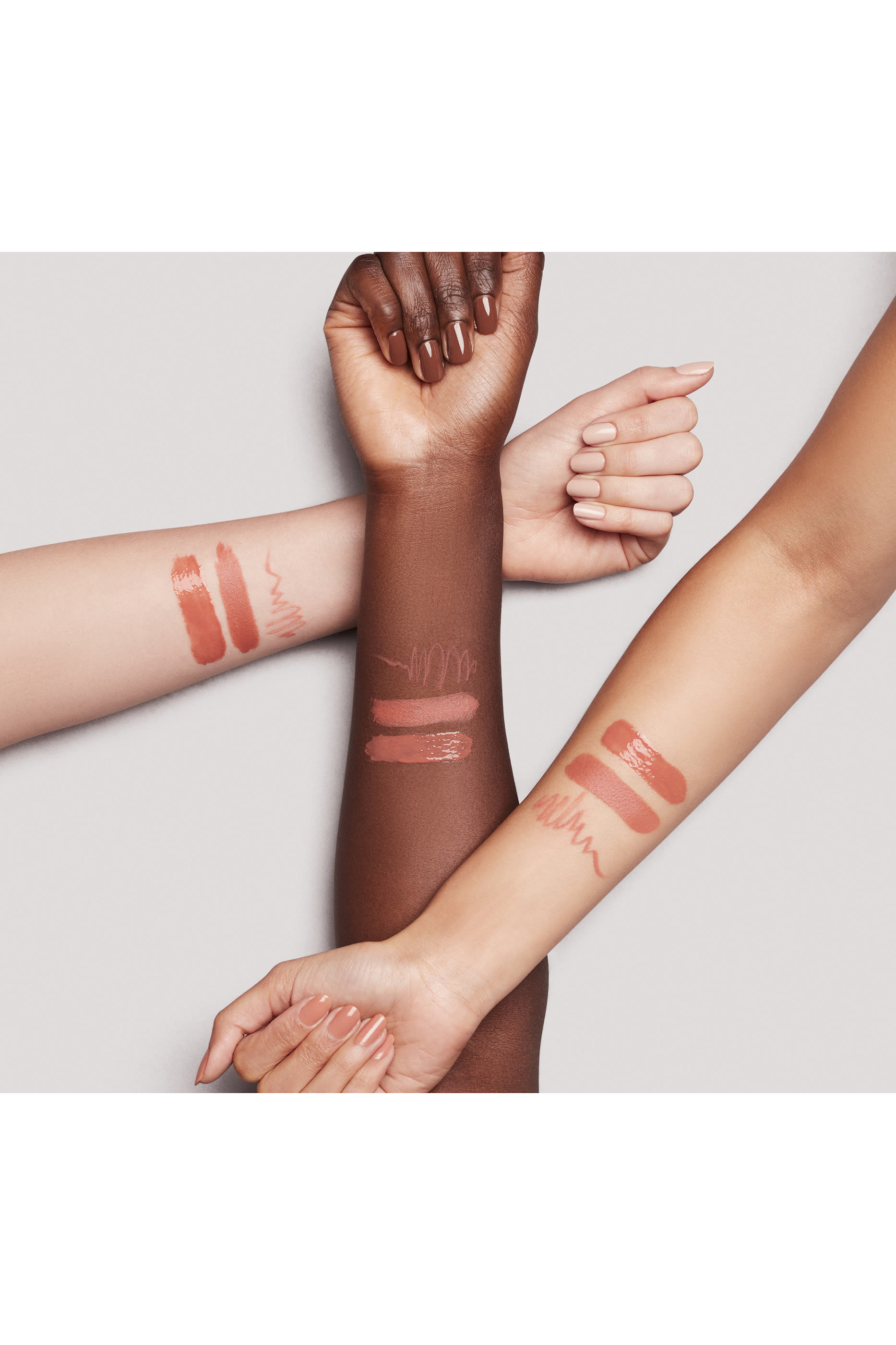 مجموعة أساسية للشفاه