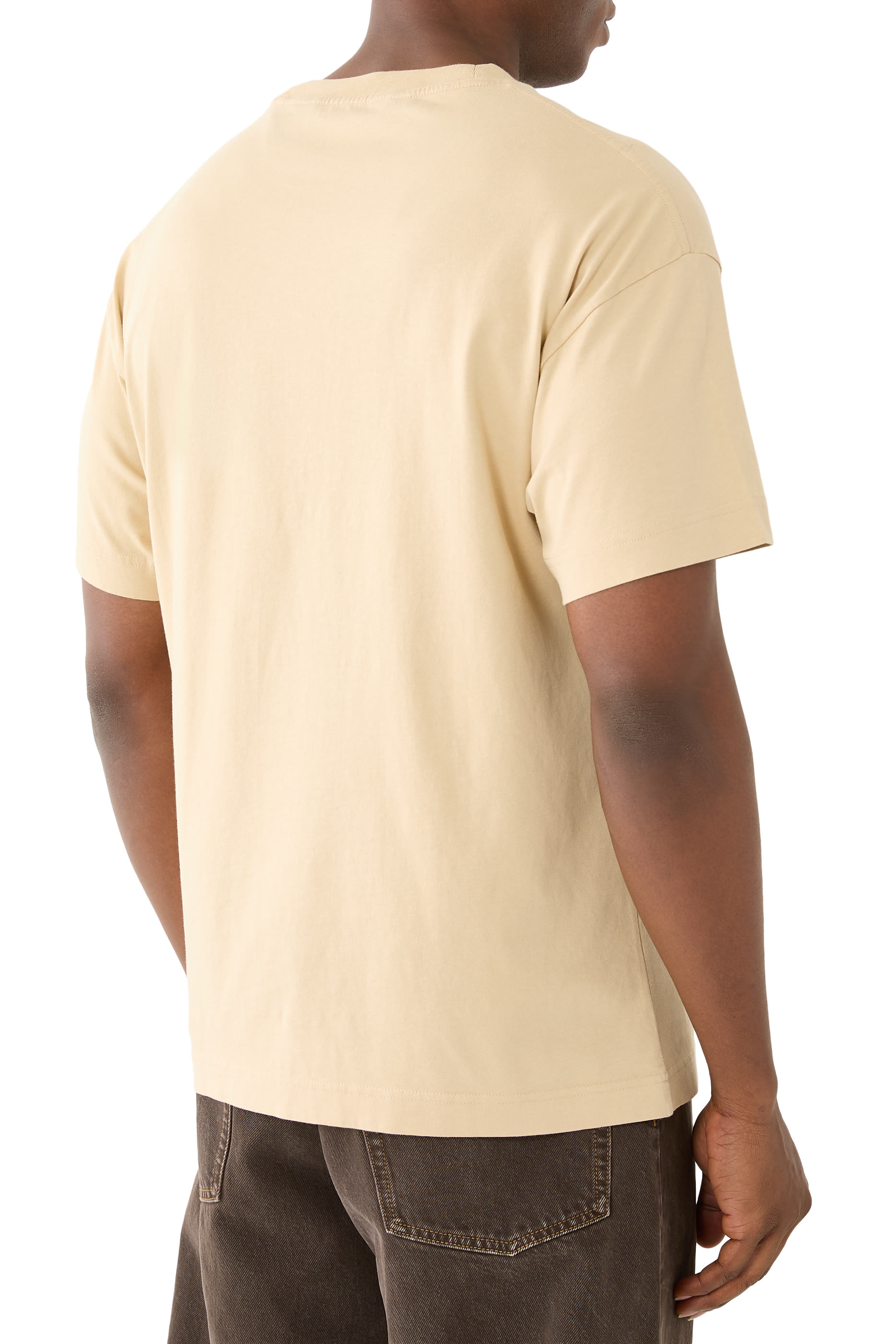 تيشيرت بطبعة دب ببخاخ