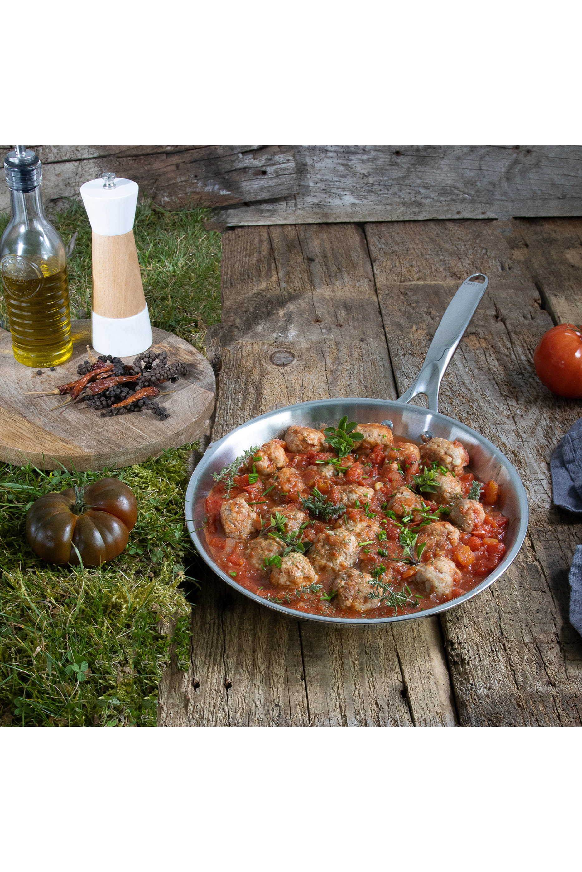 مقلاة كاستل برو بمقبض مثبت