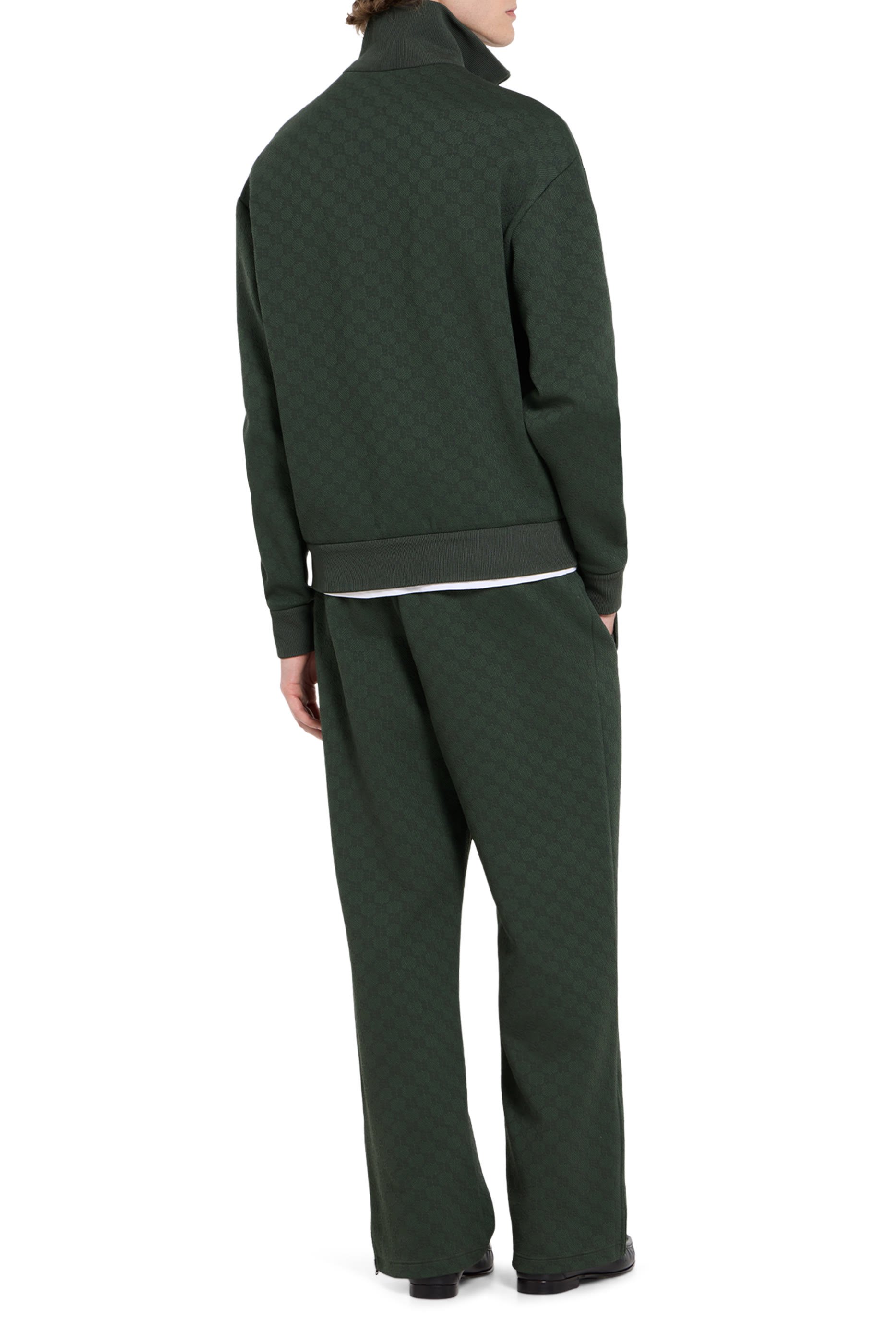 جاكيت بسحاب وشعار الماركة جيرسيه معالج 