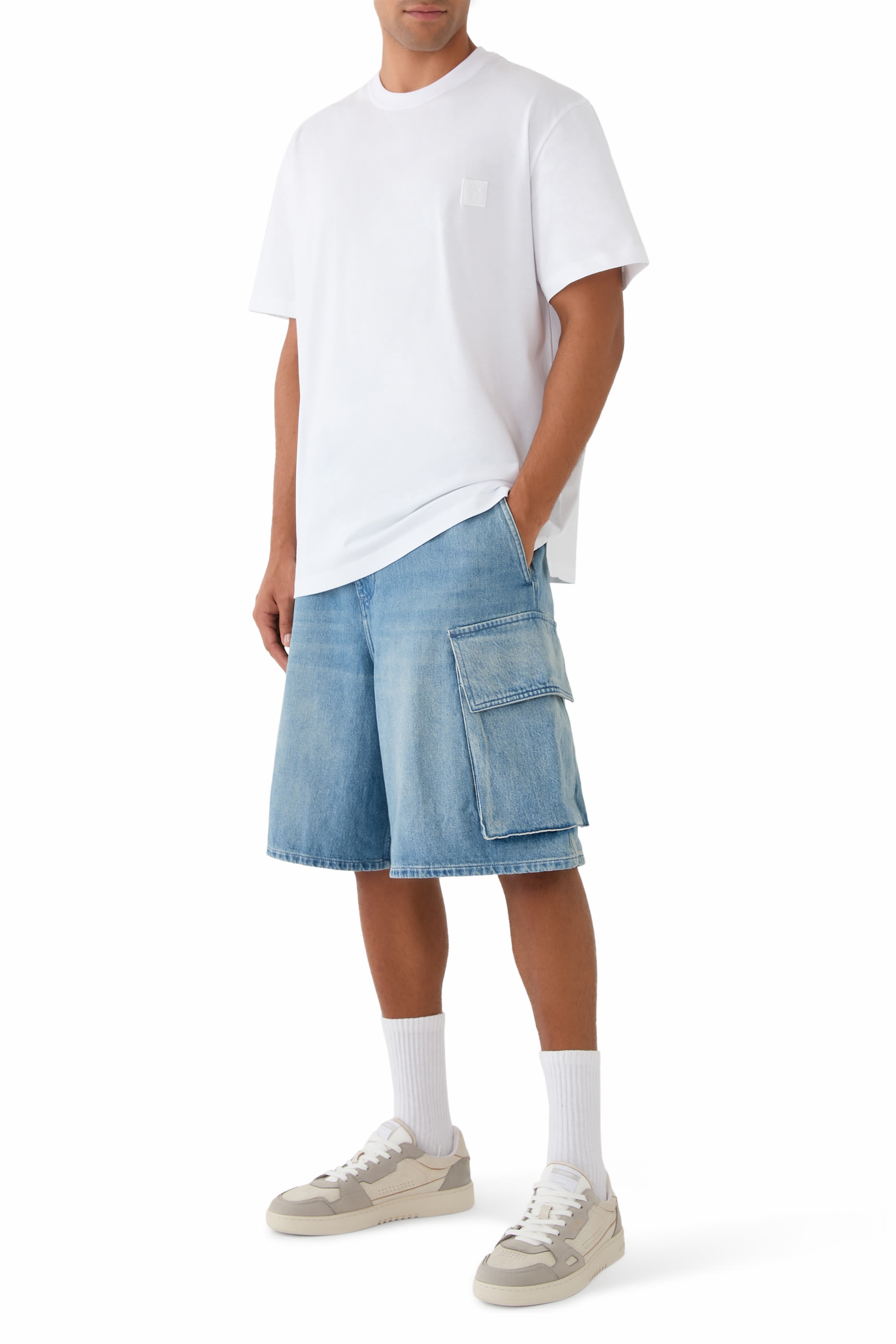 تيشيرت بأكمام قصيرة