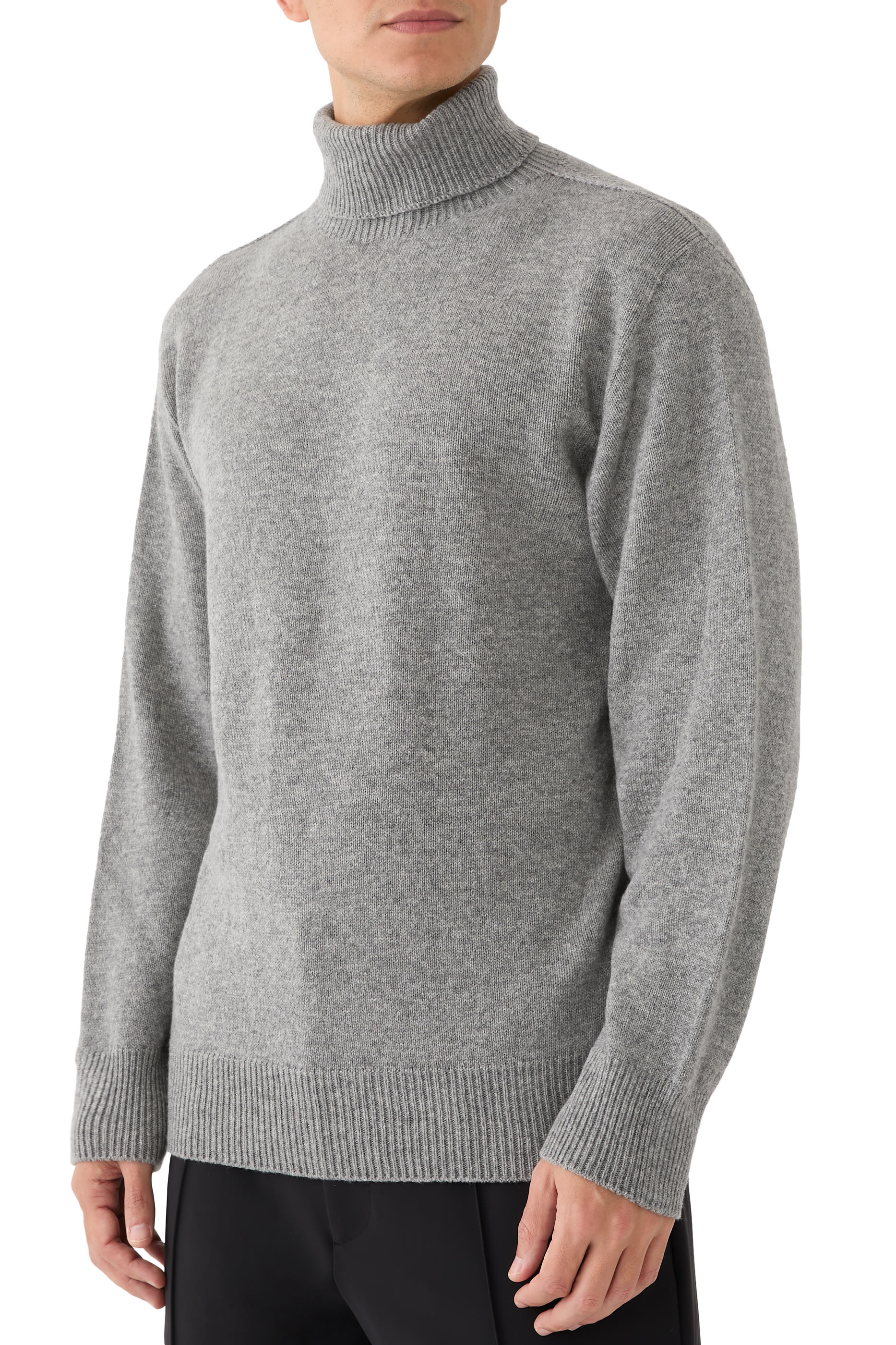 كنزة بياقة عالية