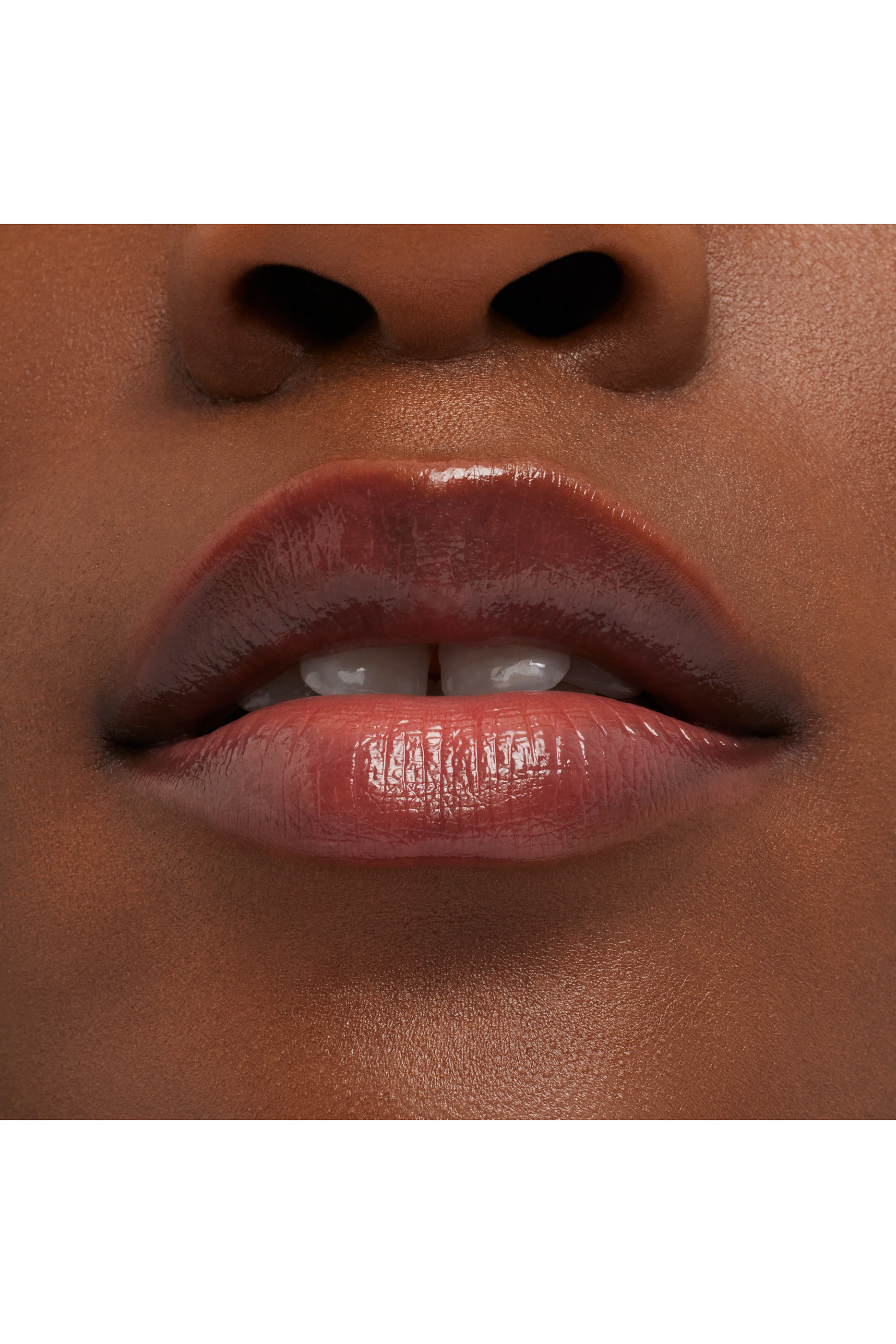 مرطب شفاه جلو بلاي