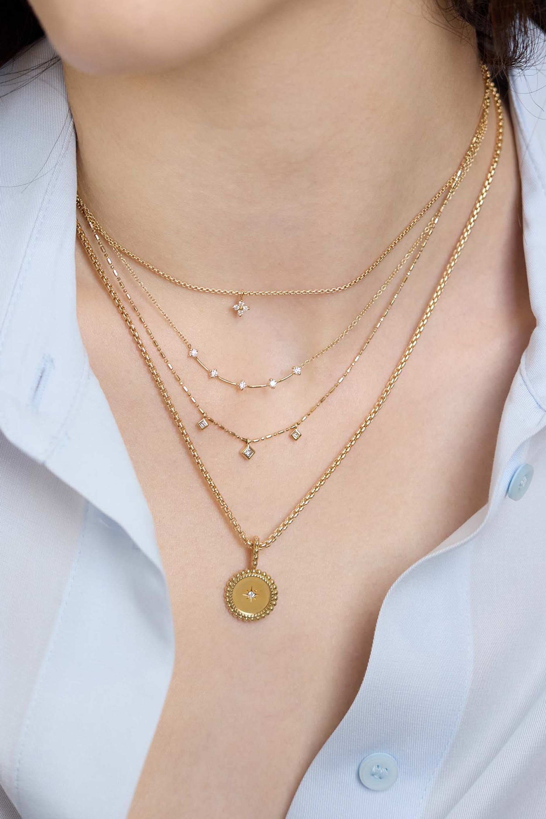 قلادة بدلاية صغيرة مرصعة بالماس، ذهب عيار 14