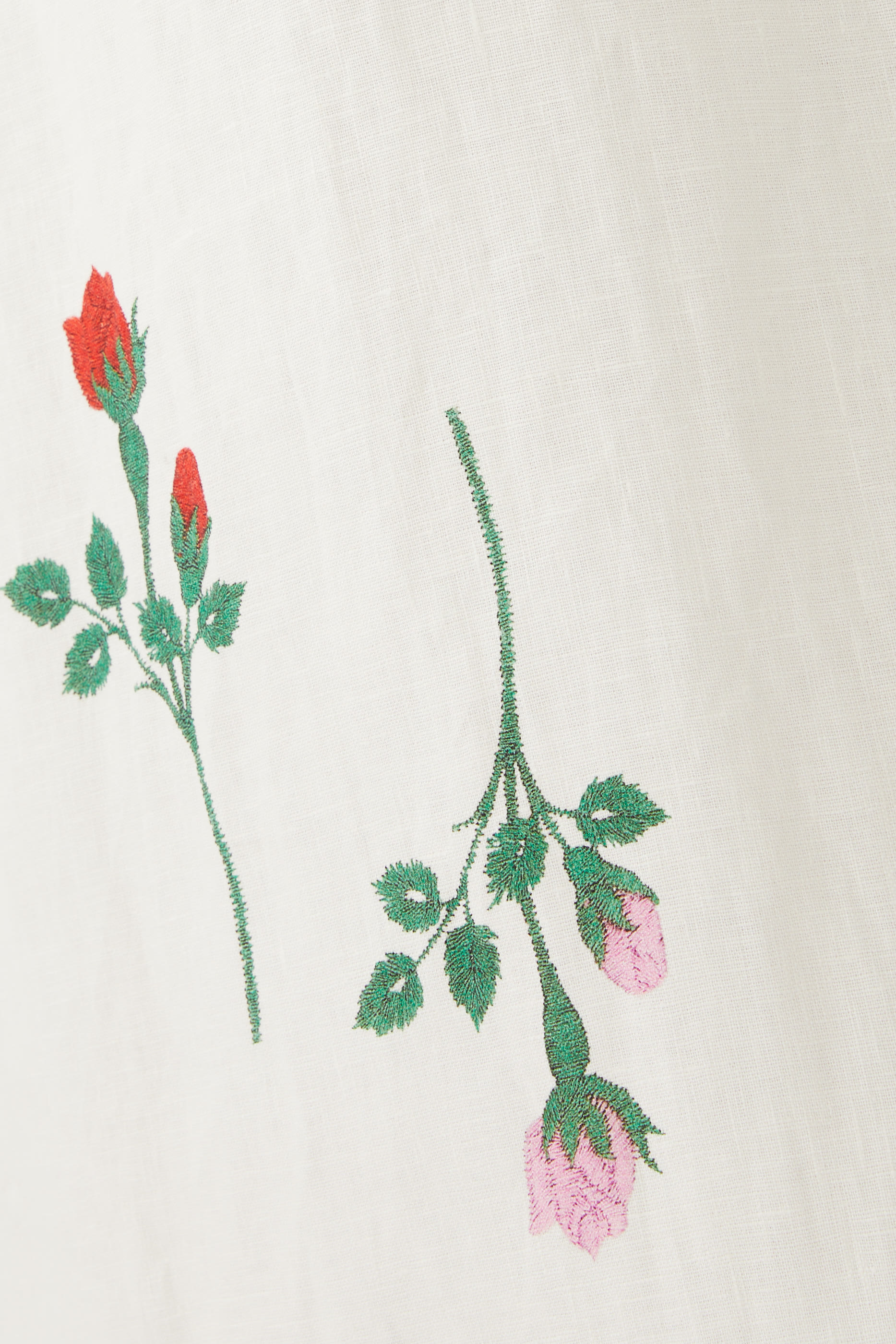 فستان سهرة بتطريز زهور