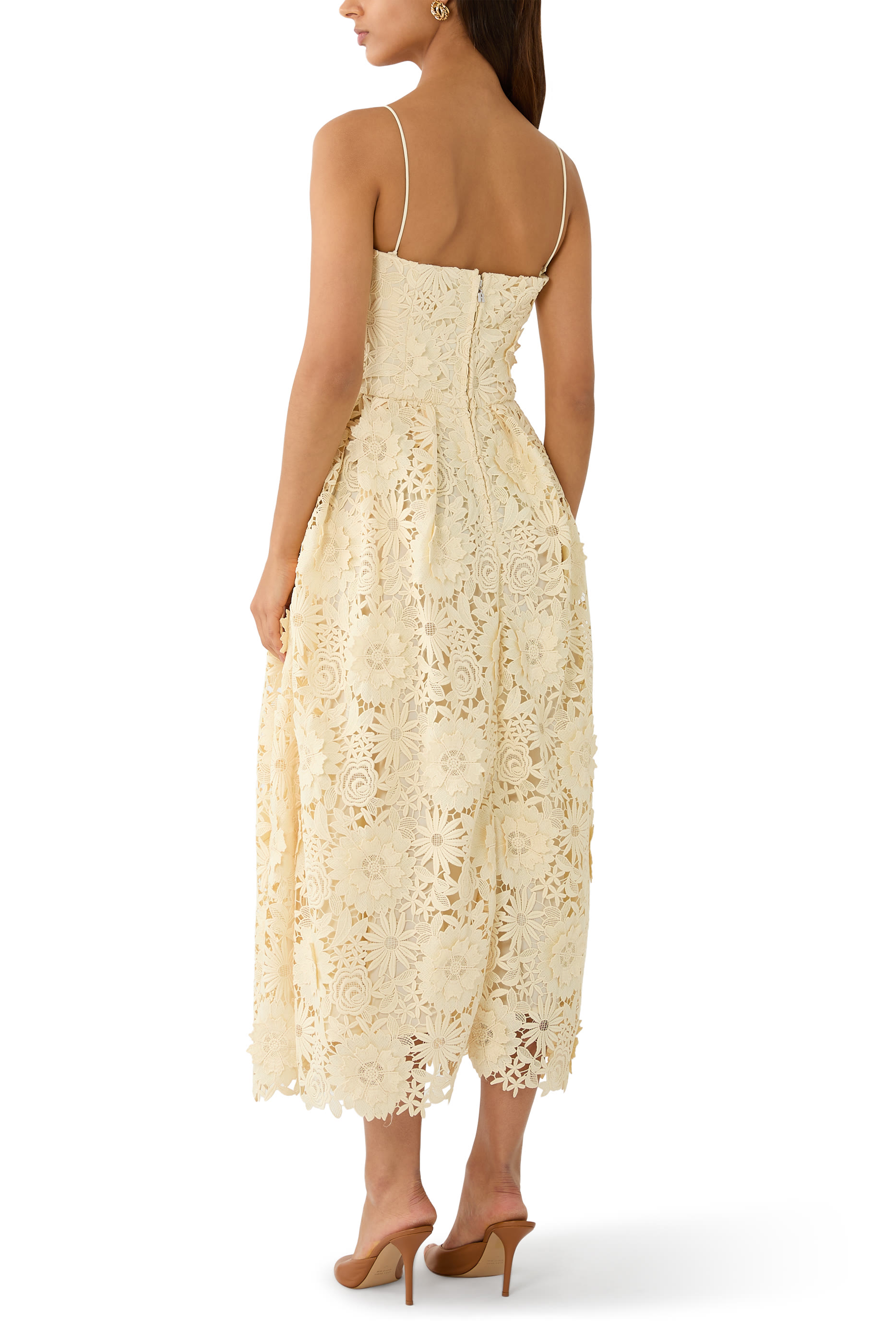 فستان بقصة واسعة متوسطة الطول دانتيل بارز الملمس