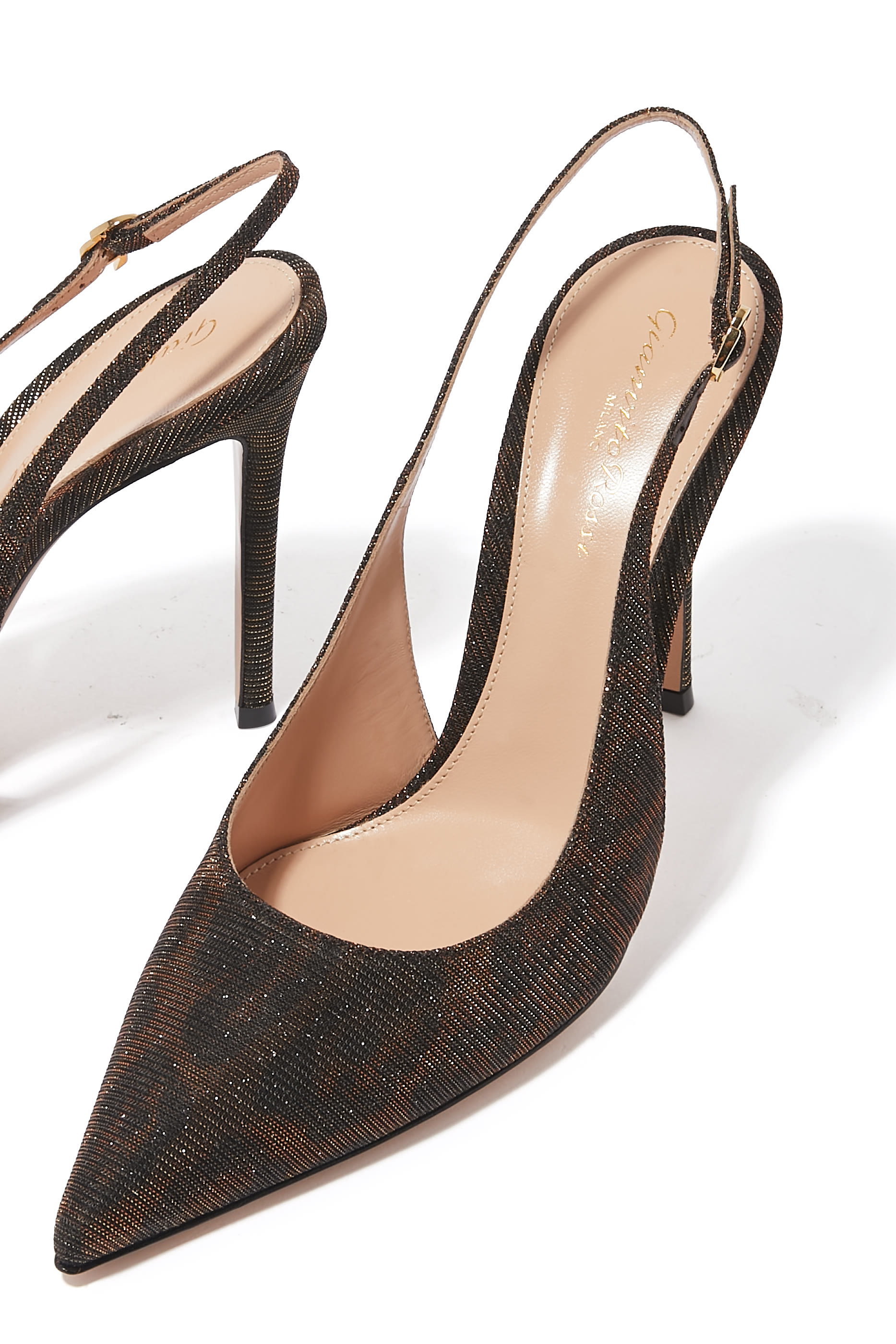 حذاء ريبون كلاسيك 105 بسير خلفي ونقشة جلد الفهد