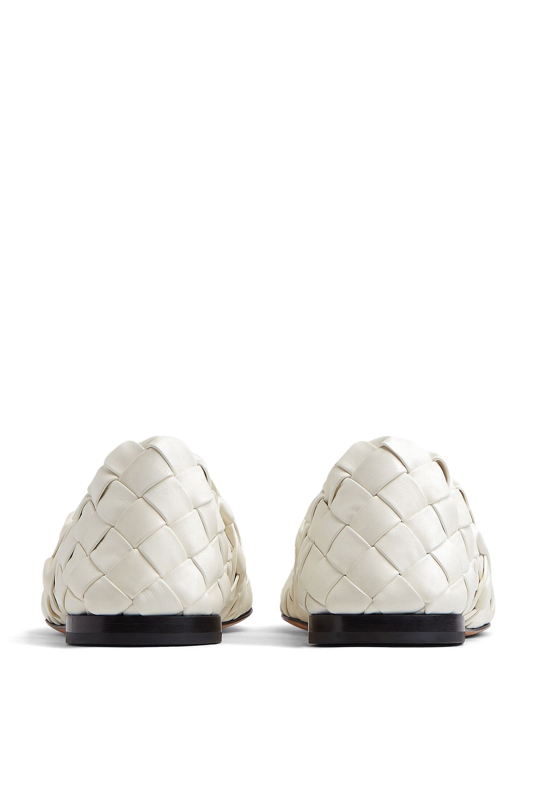 حذاء سهل الارتداء جلد مجدول