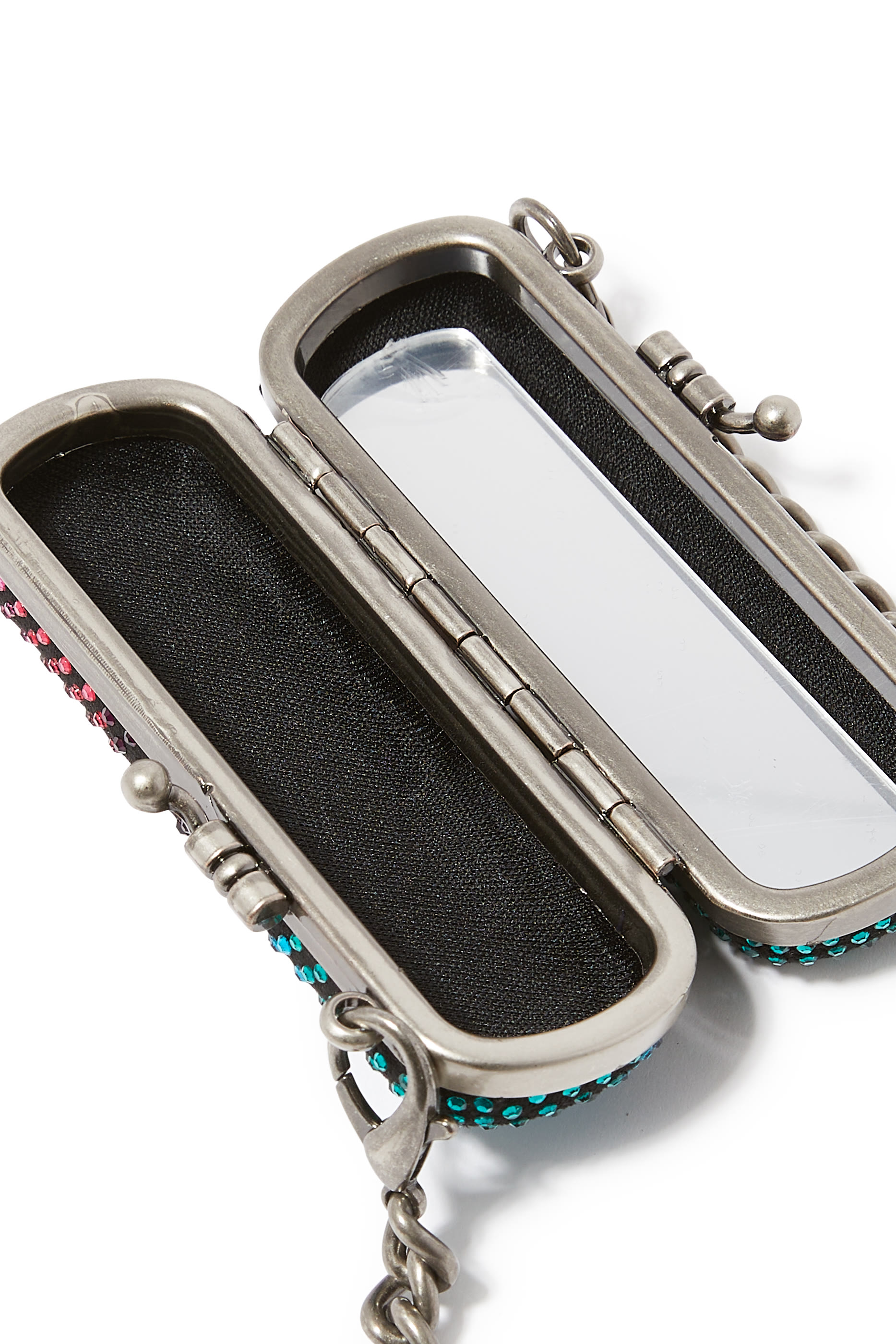 كلاتش بتصميم حافظة أحمر شفاه