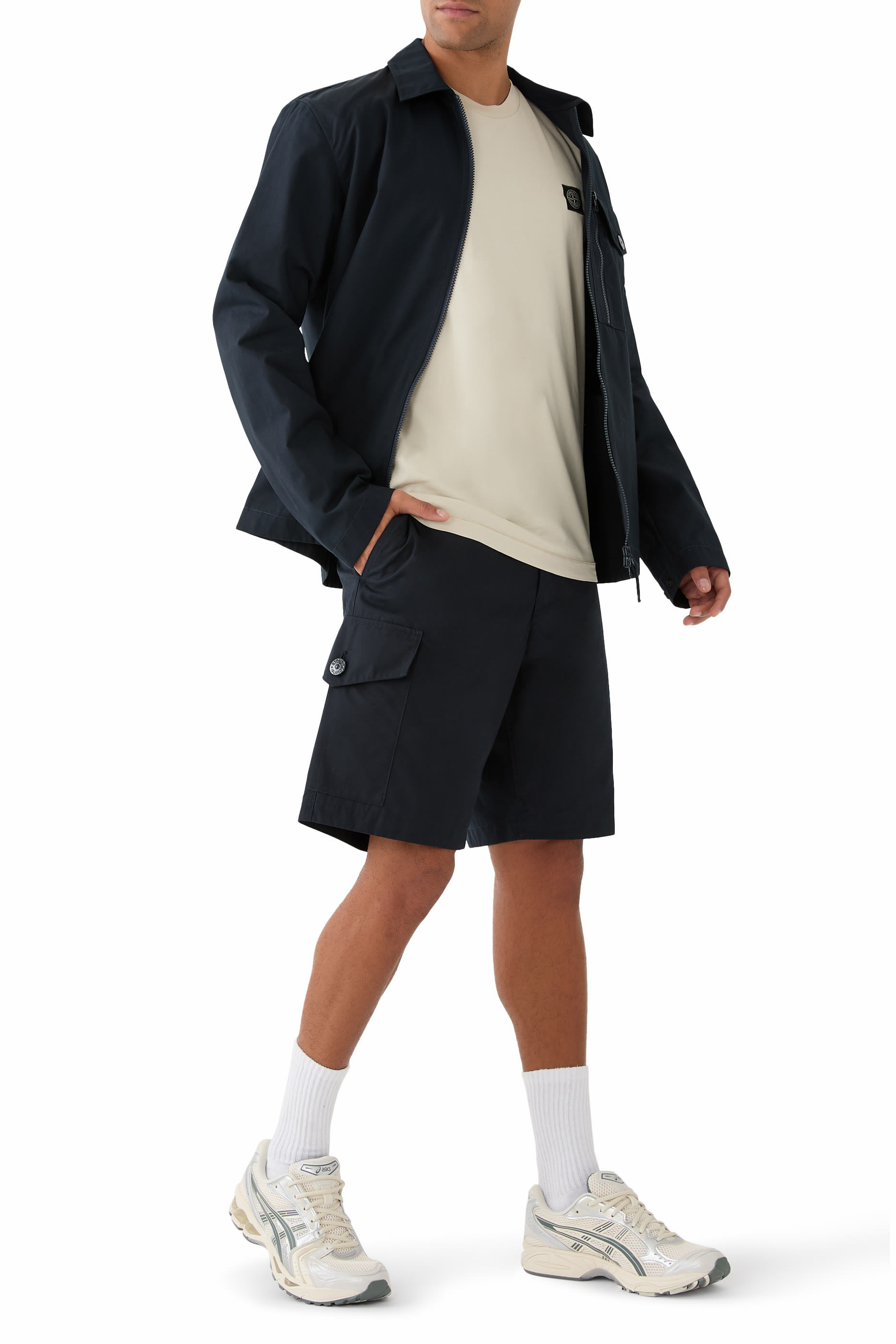 تيشيرت مزين برقعة بوصلة بشعار الماركة