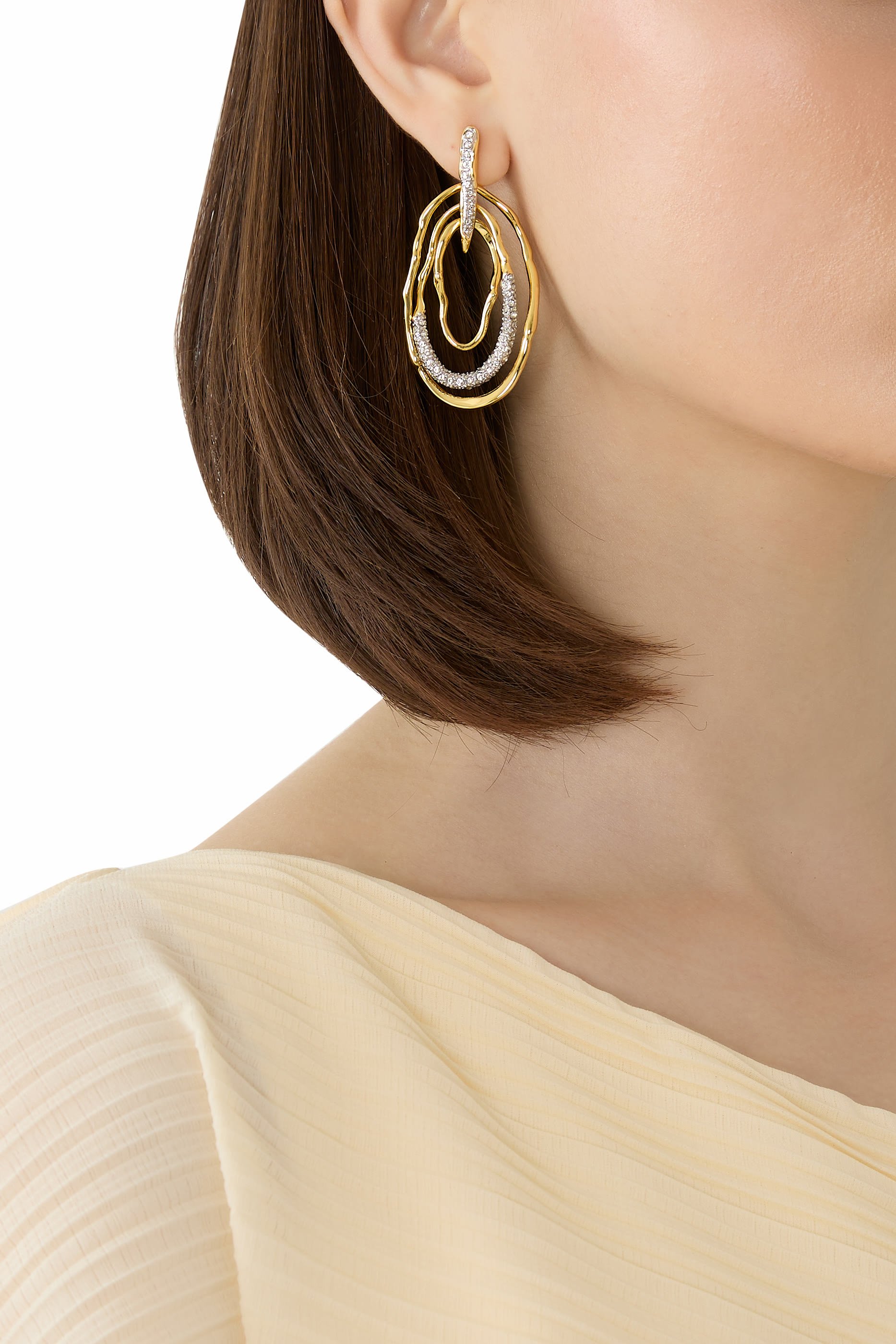 أقراط سولاناليس متحركة مرصعة بكريستال بافيه