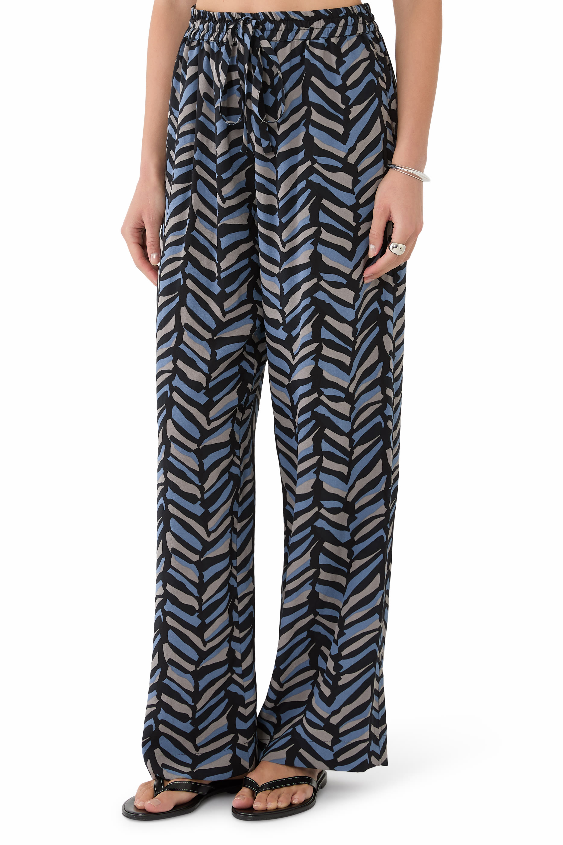 بنطال بقصة ساق مستقيمة ورباط تضييق