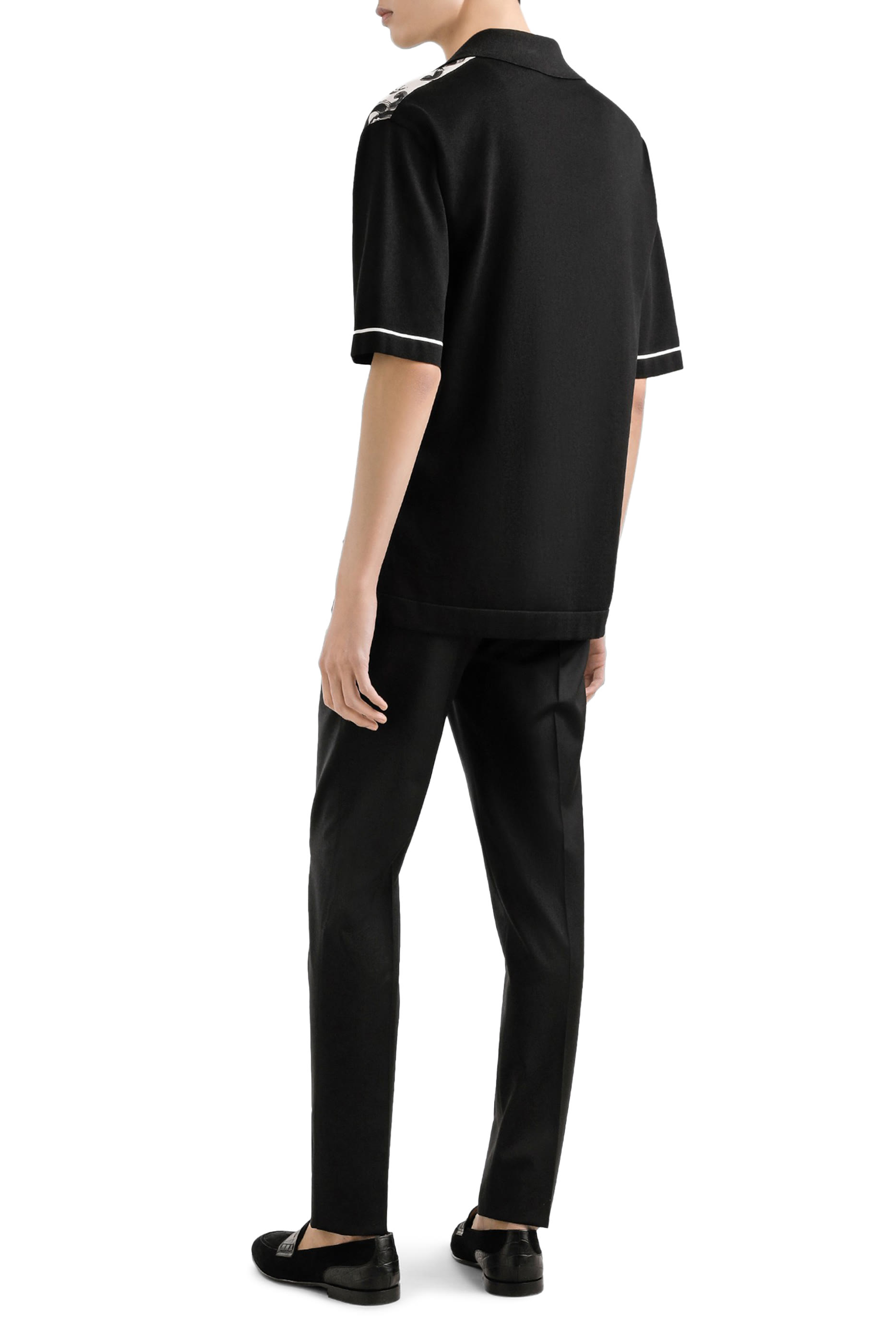 قميص بقصة فضفاضة وطبعة مايوليكا