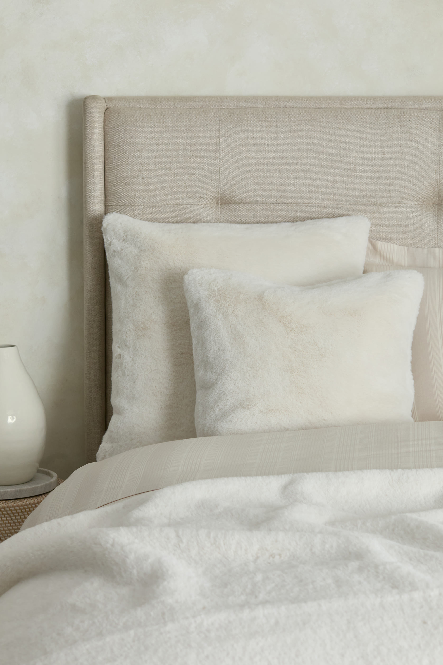 غطاء وسادة فرو صناعي فائق النعومة