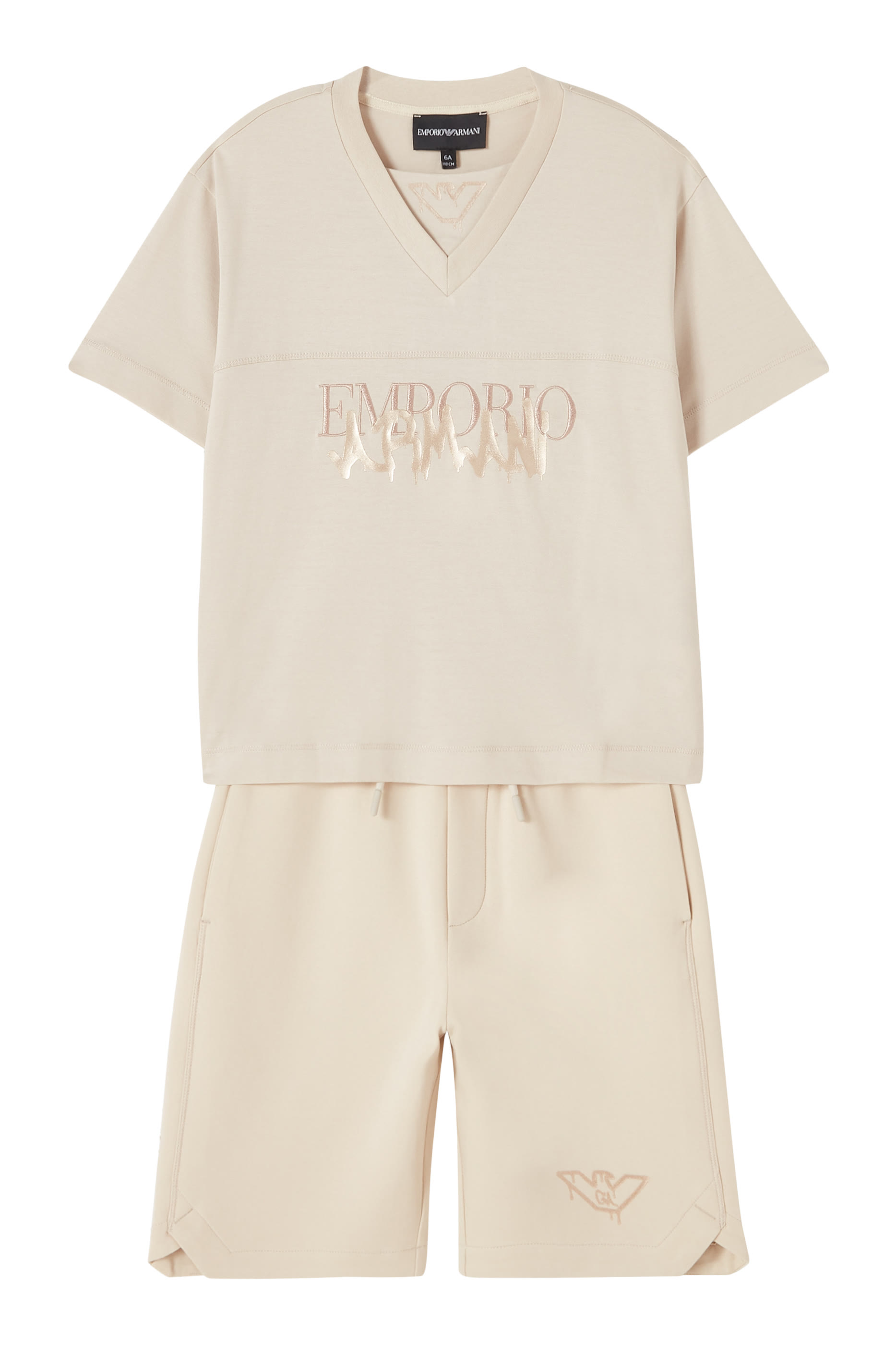 طقم تيشيرت وشورت بنقشة شعار الماركة للأطفال