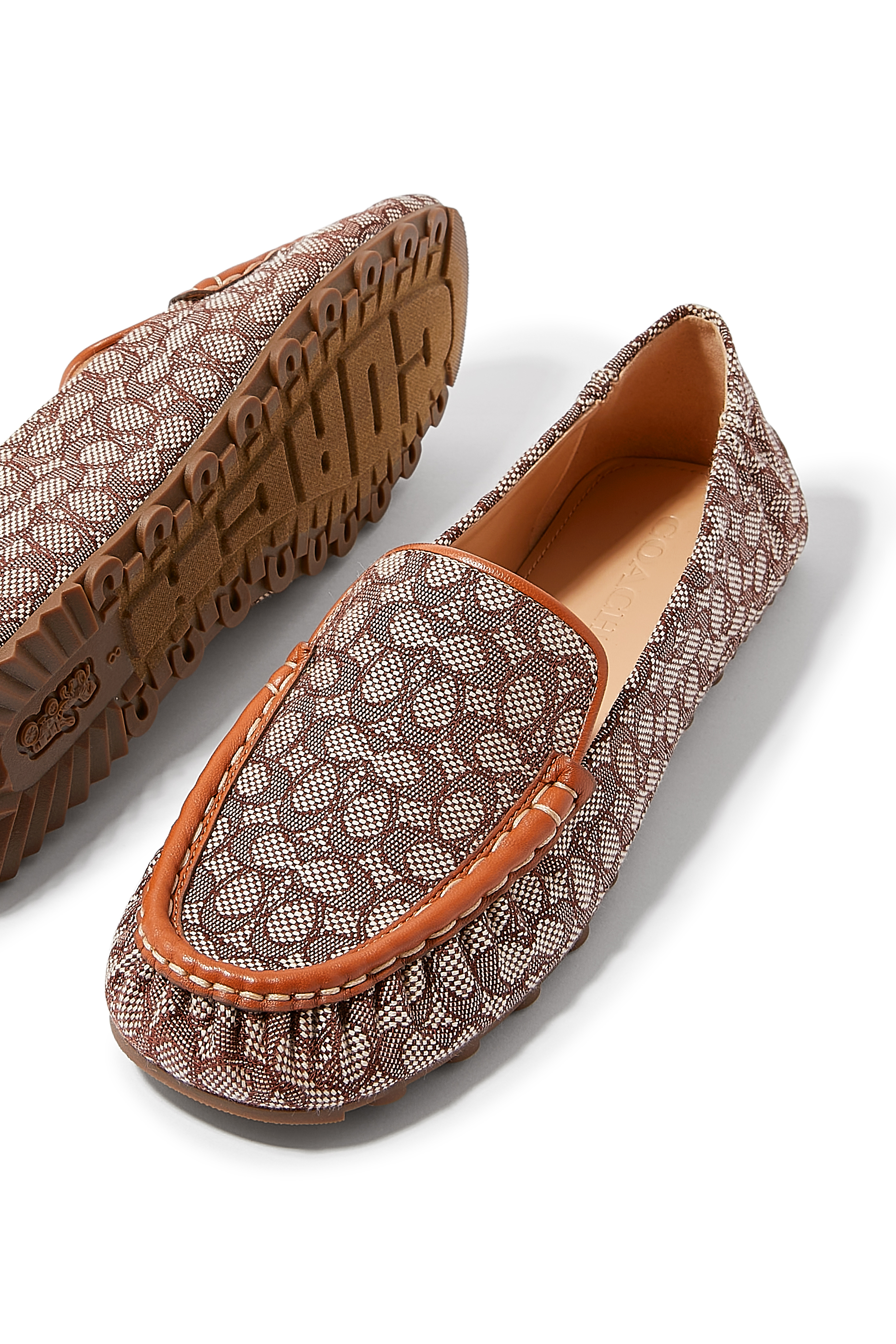 حذاء سهل الارتداء روني بشعار الماركة