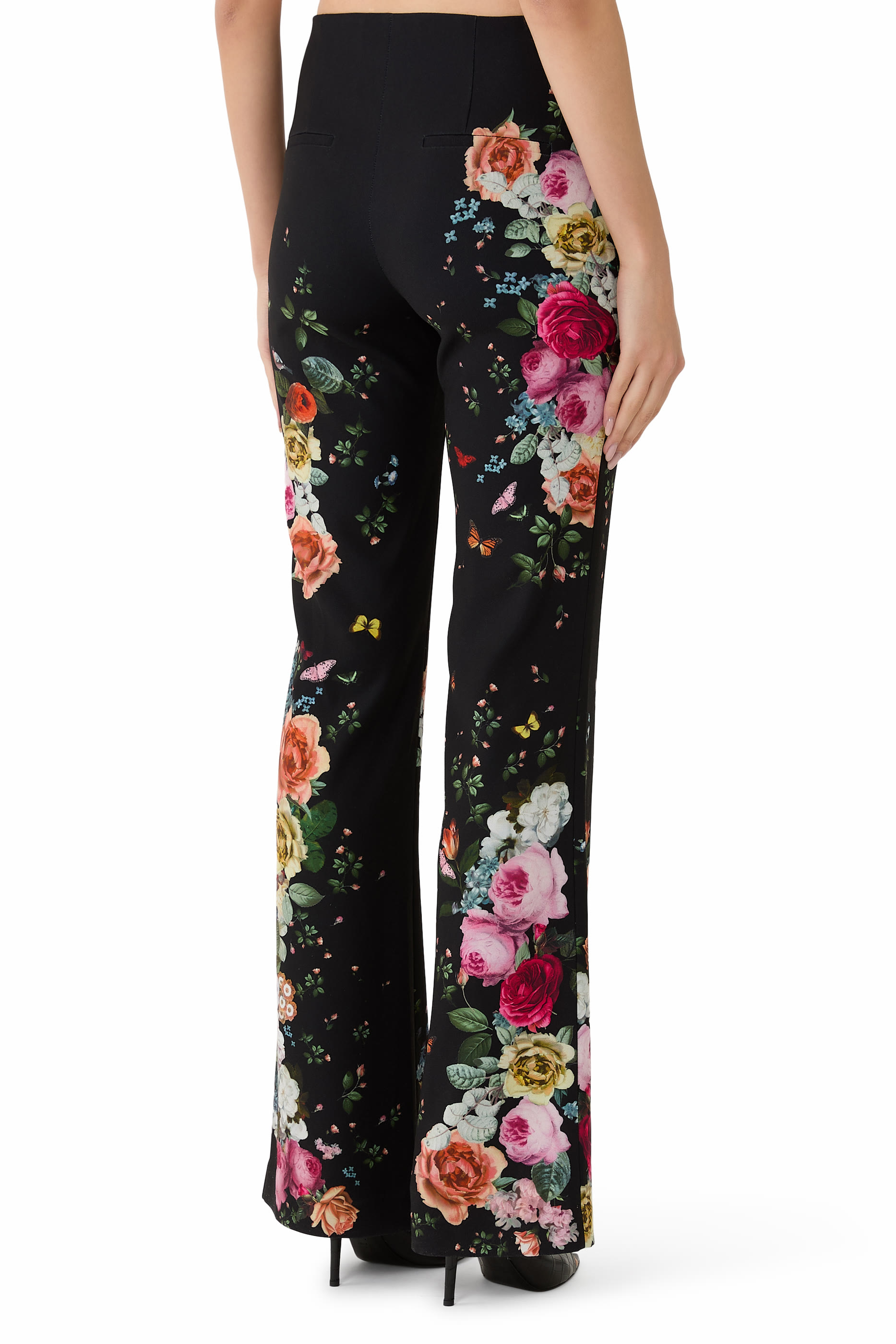 بنطال تيني بحافة واسعة