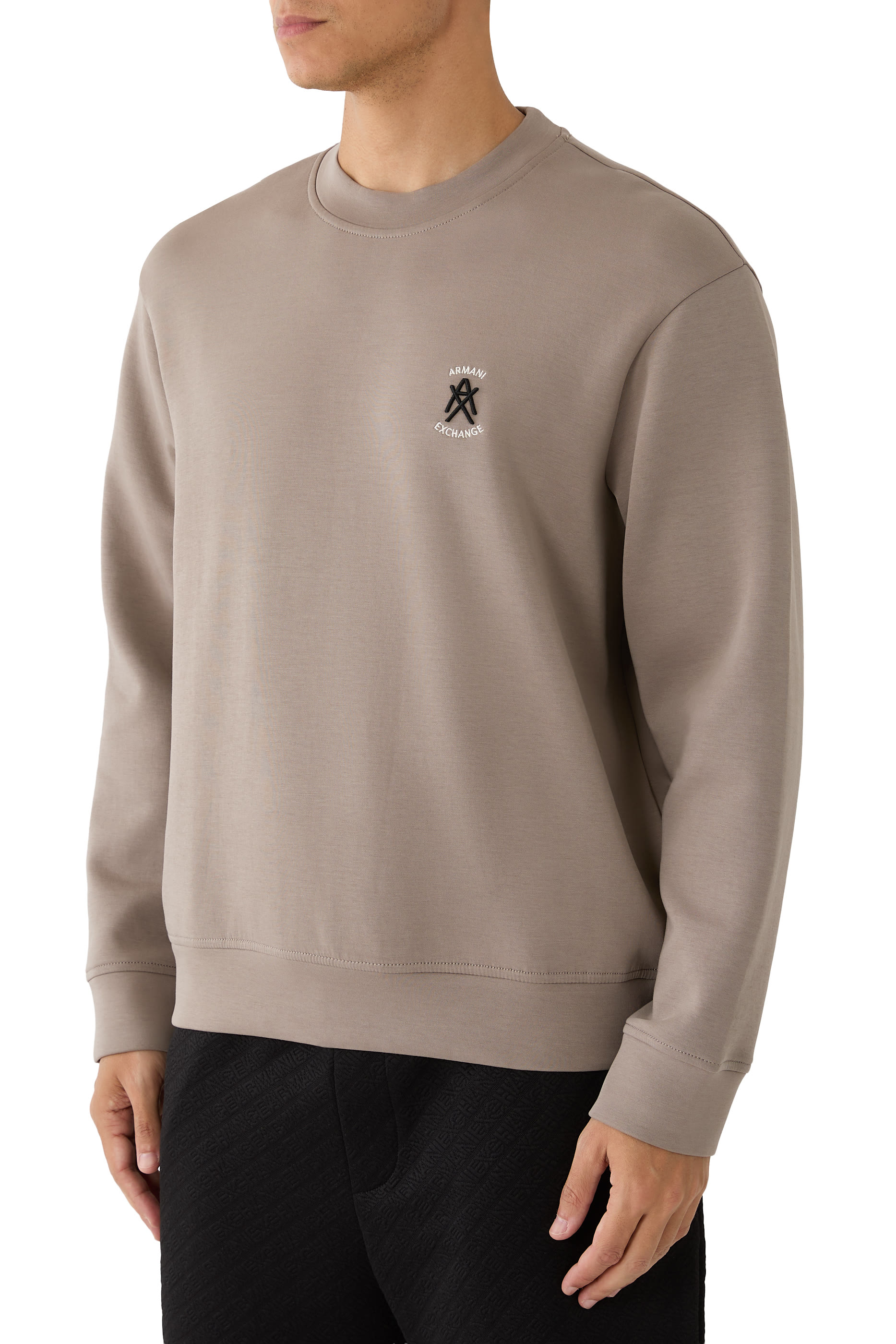 سويت شيرت بشعار حرفي الماركة