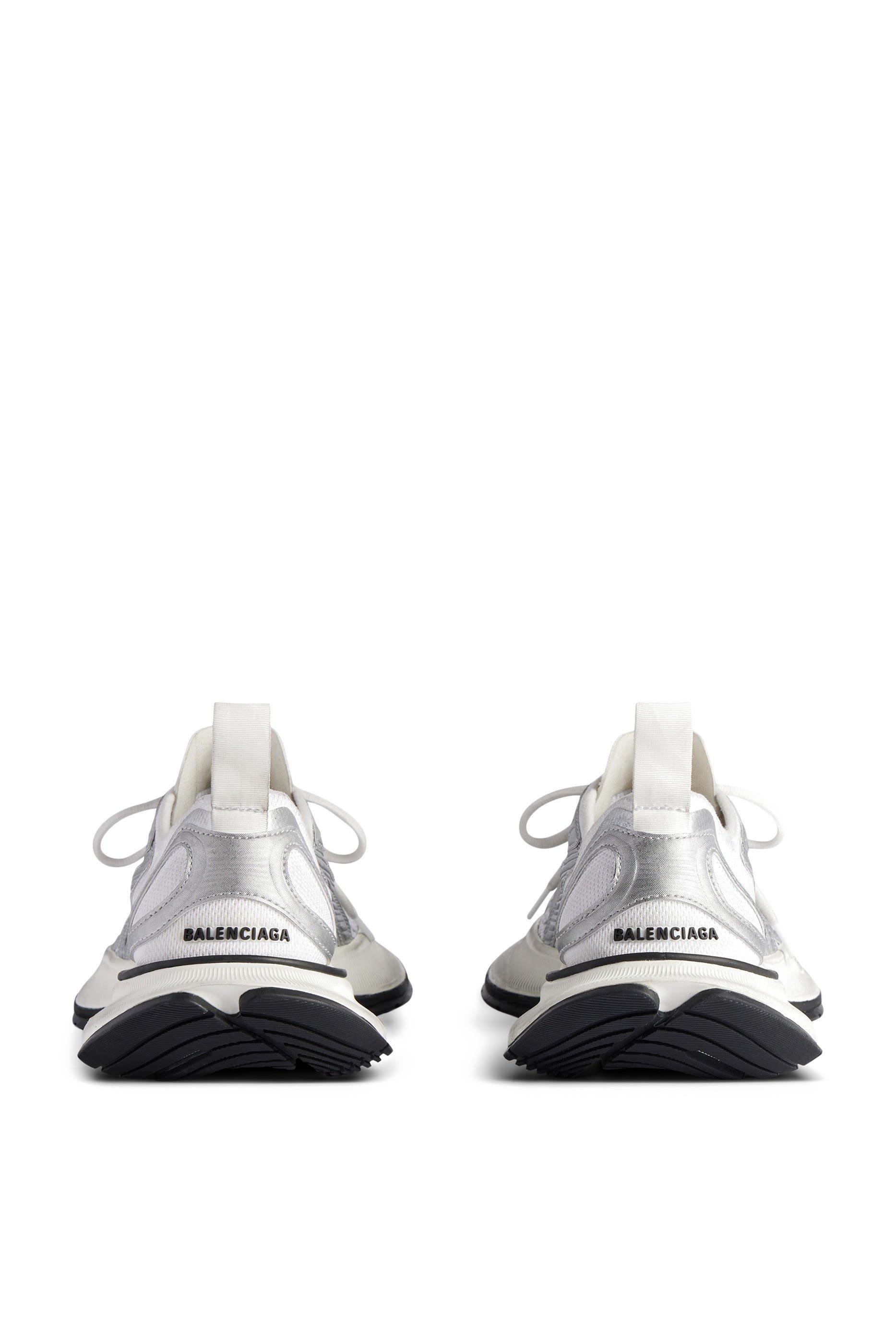 سنيكرز سيركت