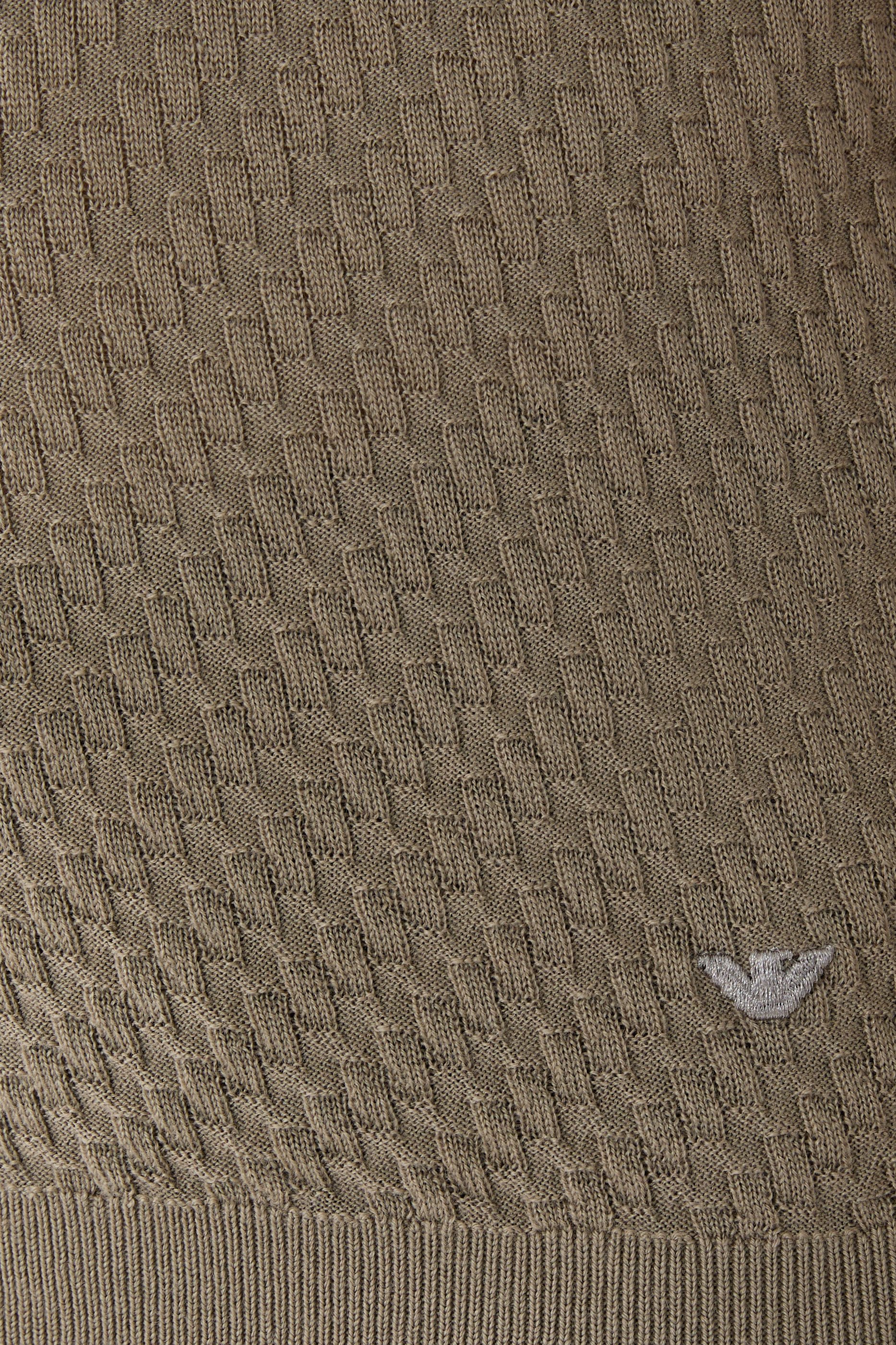 تيشيرت منسوج بأكمام قصيرة ونقشة هرينج بون