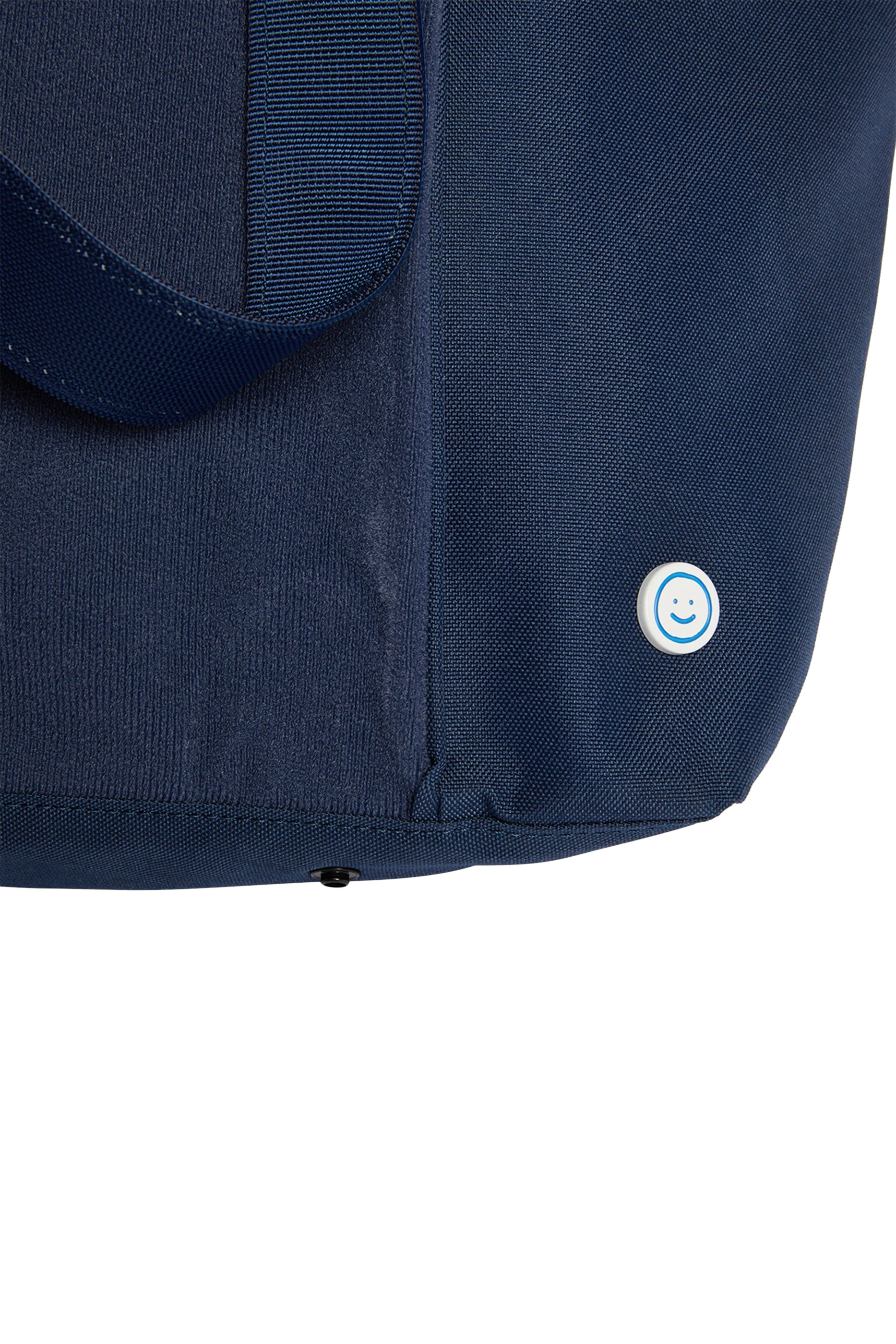 حقيبة يد بشعار الماركة للأطفال