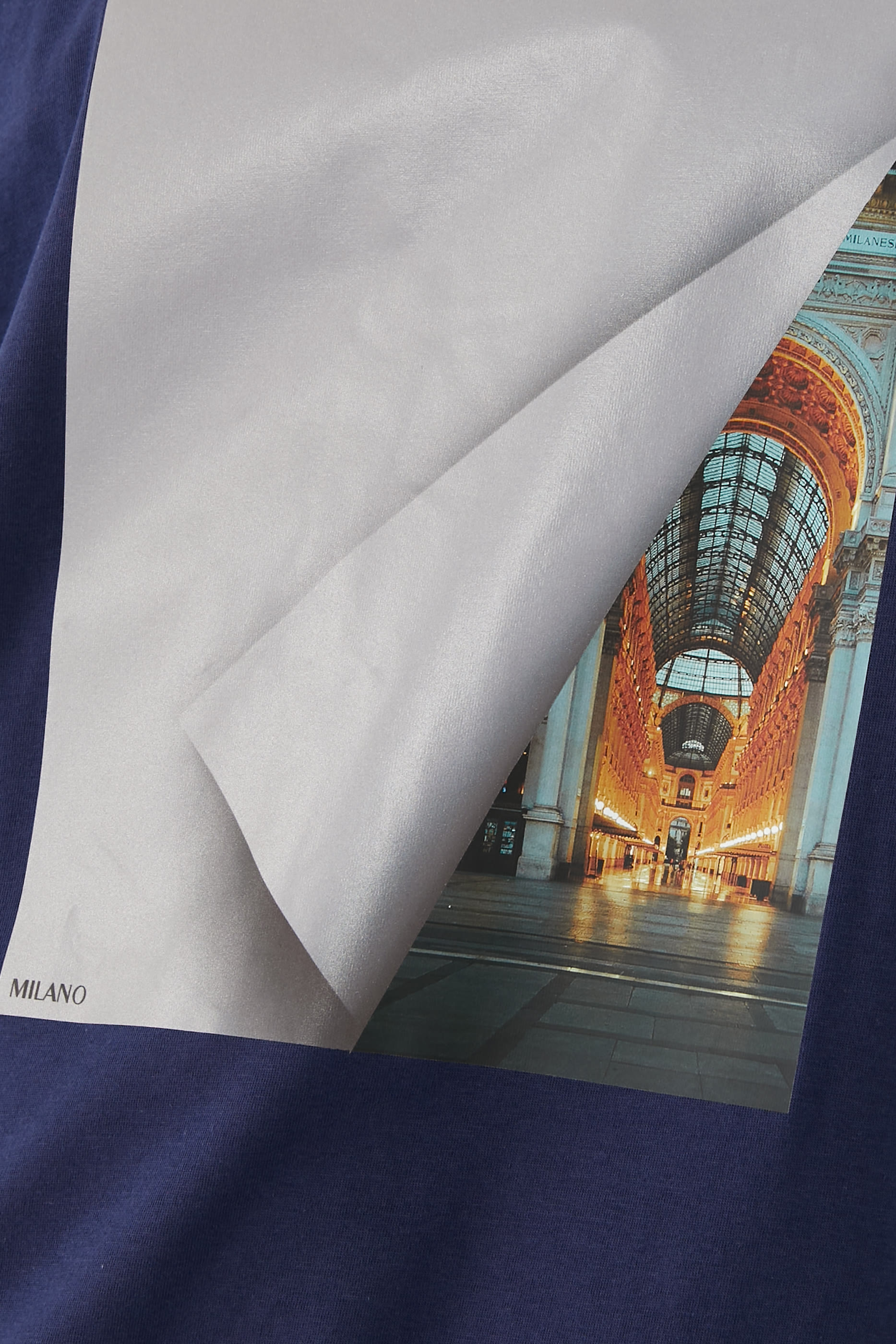 تيشيرت بطبعات فوتوغرافية قطن جرسيه