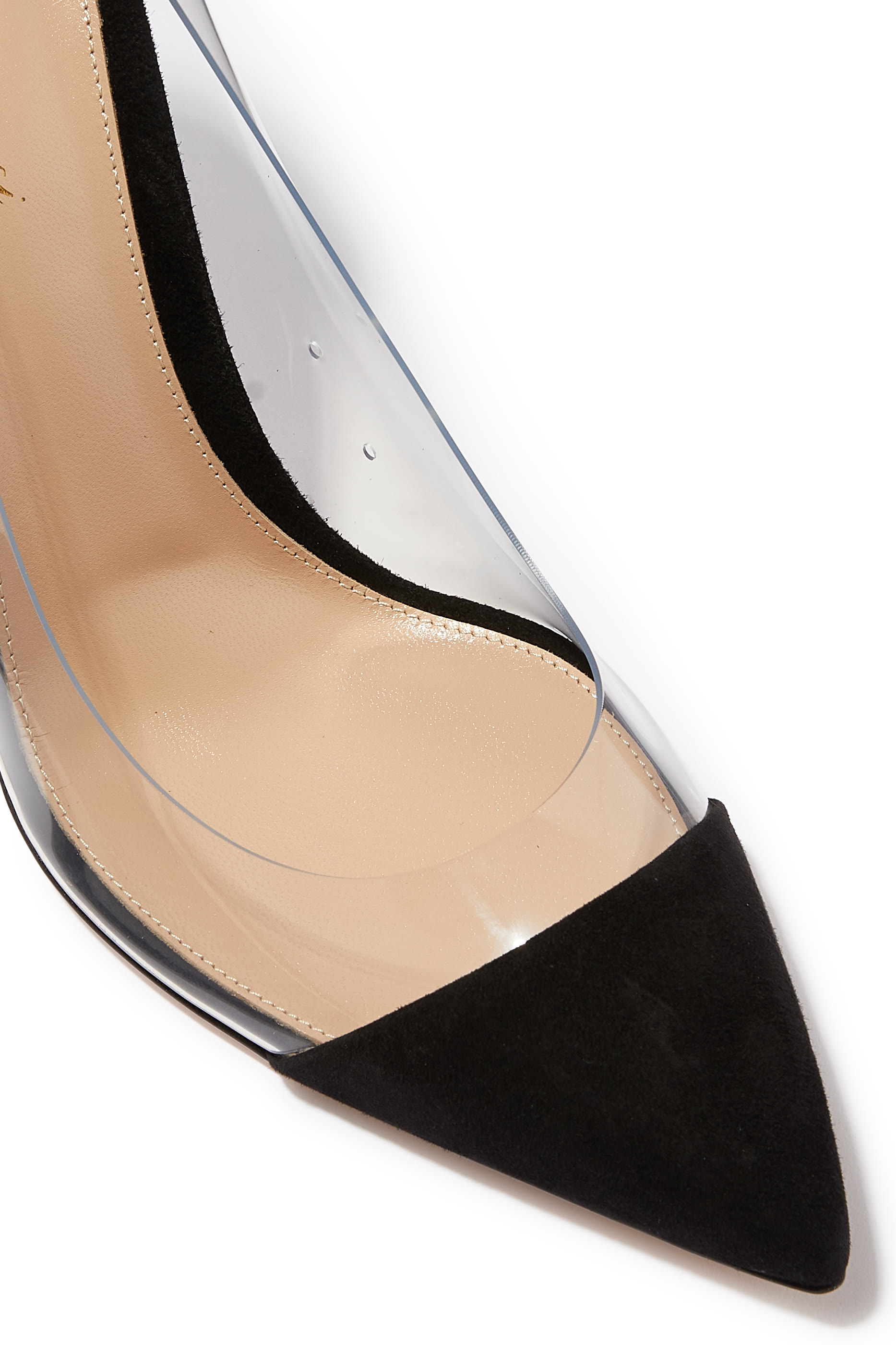 حذاء كلاسيك شمواه بأجزاء شفافة