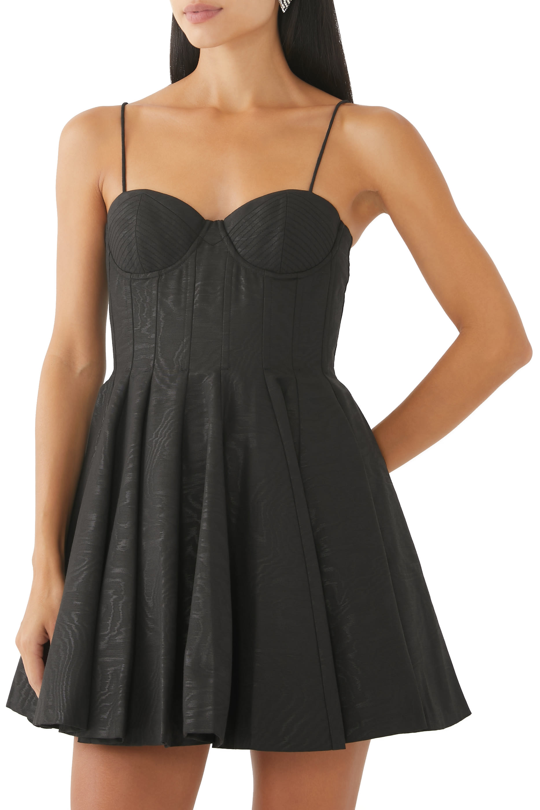 فستان أدارا قصير بتصميم مشد