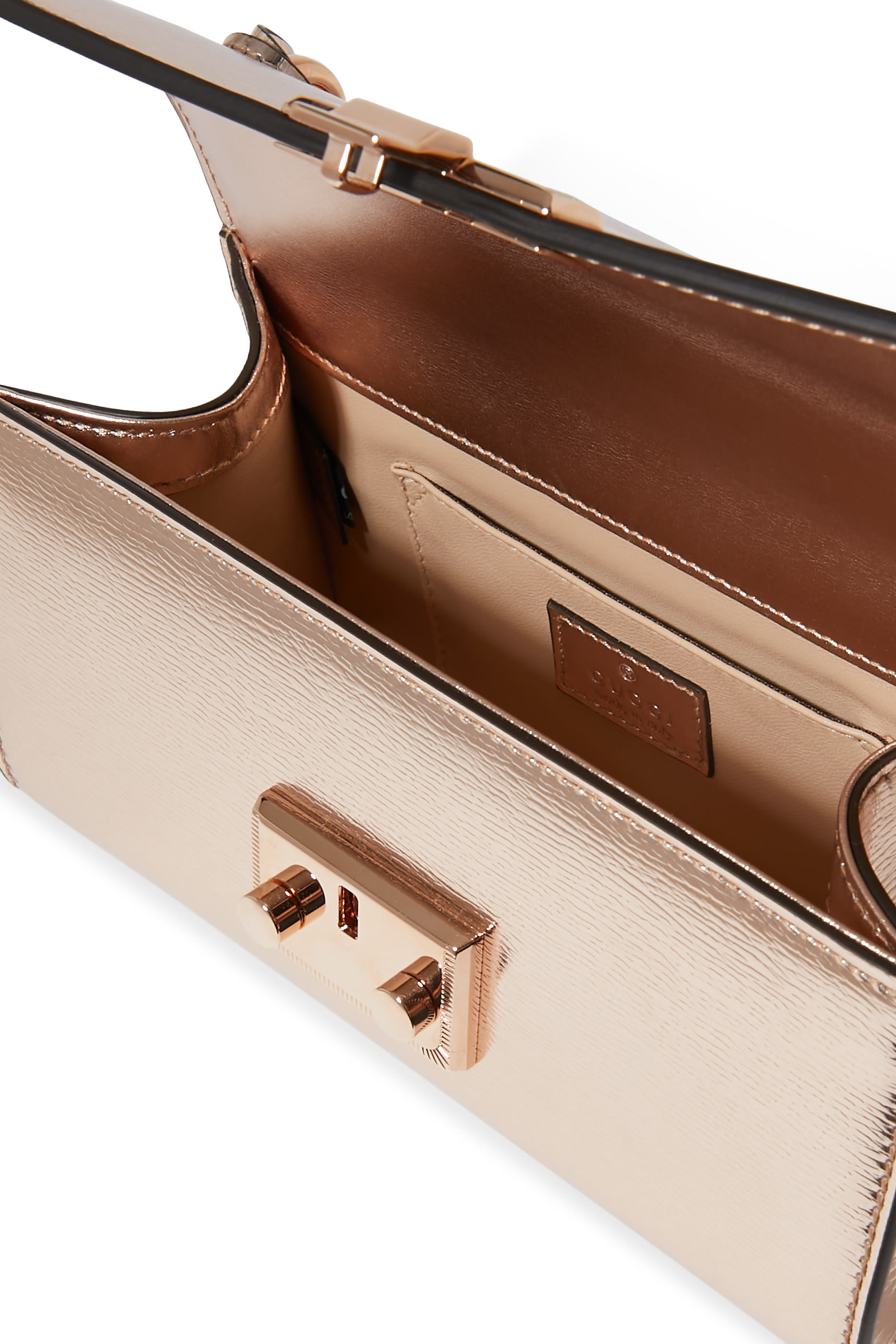 حقيبة كتف صغيرة بقفل