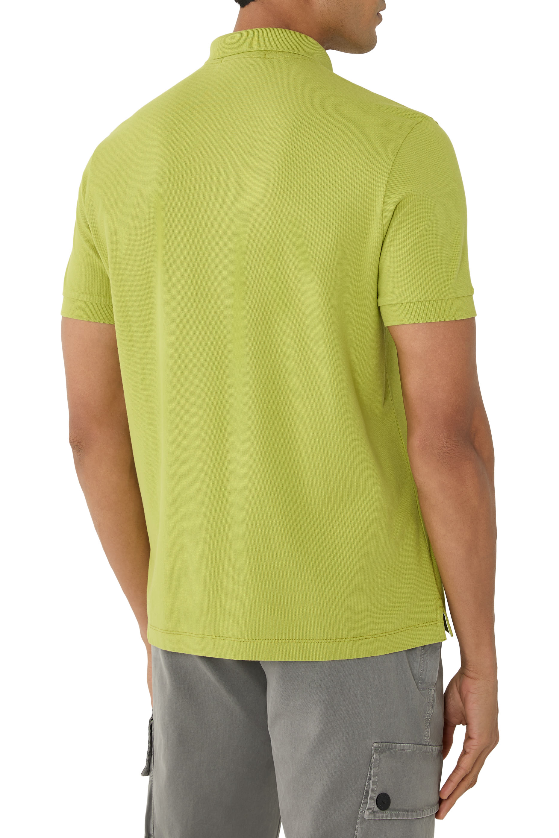 قميص بولو بأكمام قصيرة