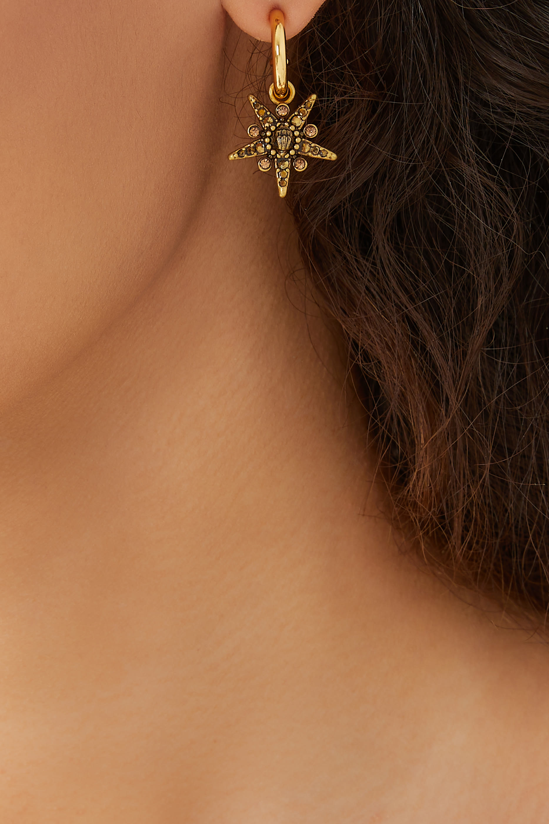 أقراط هاجي بحلي بتصميم نجمة