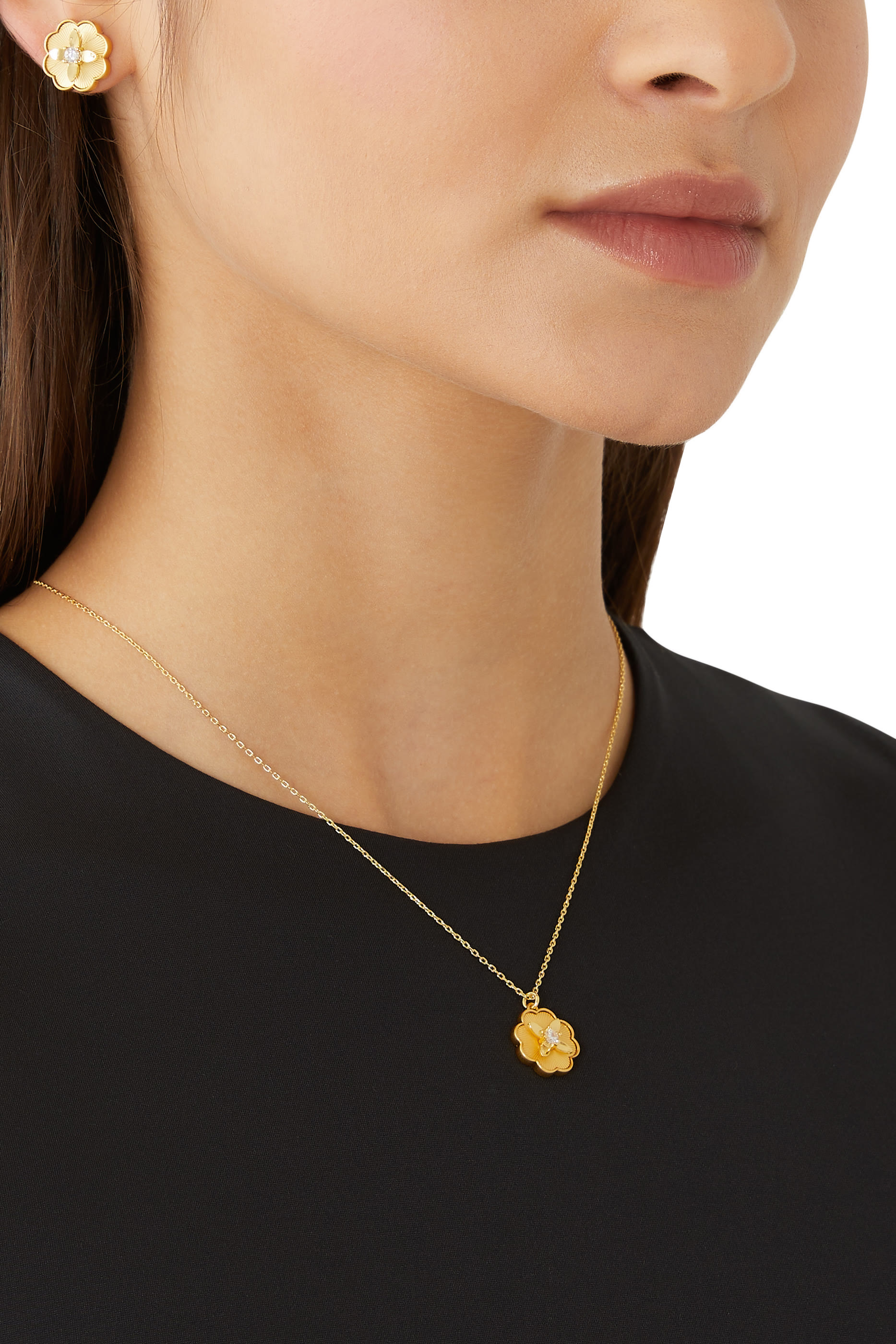 أقراط هيريتدج بلوم مرصعة