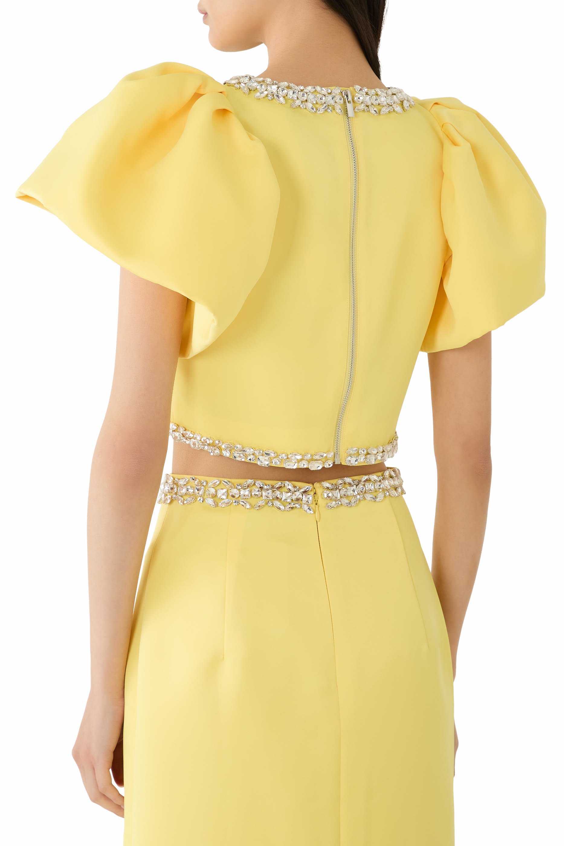 بلوزة لوسيا مطرزة