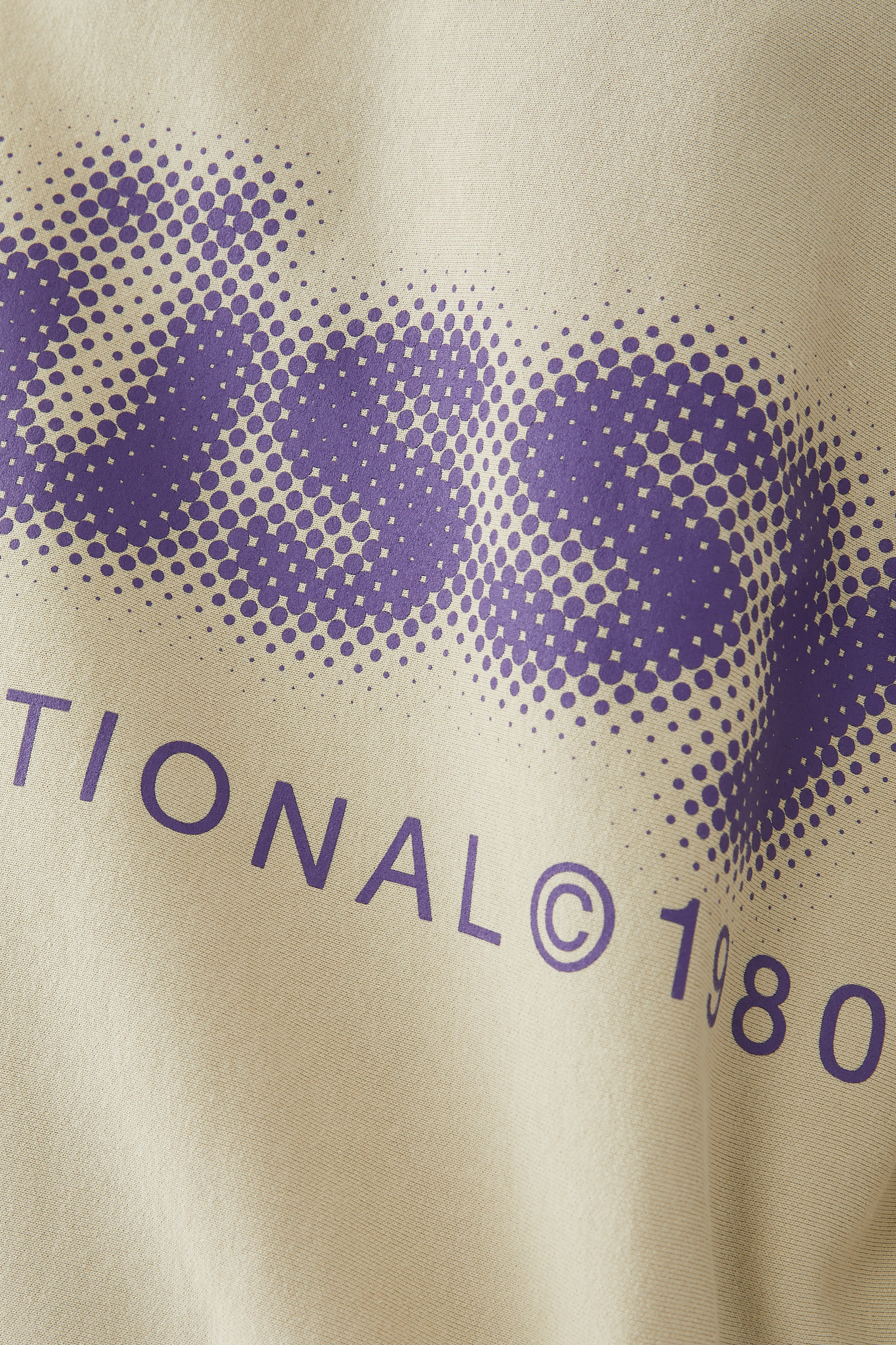 سويت شيرت بلور بياقة ضيقة