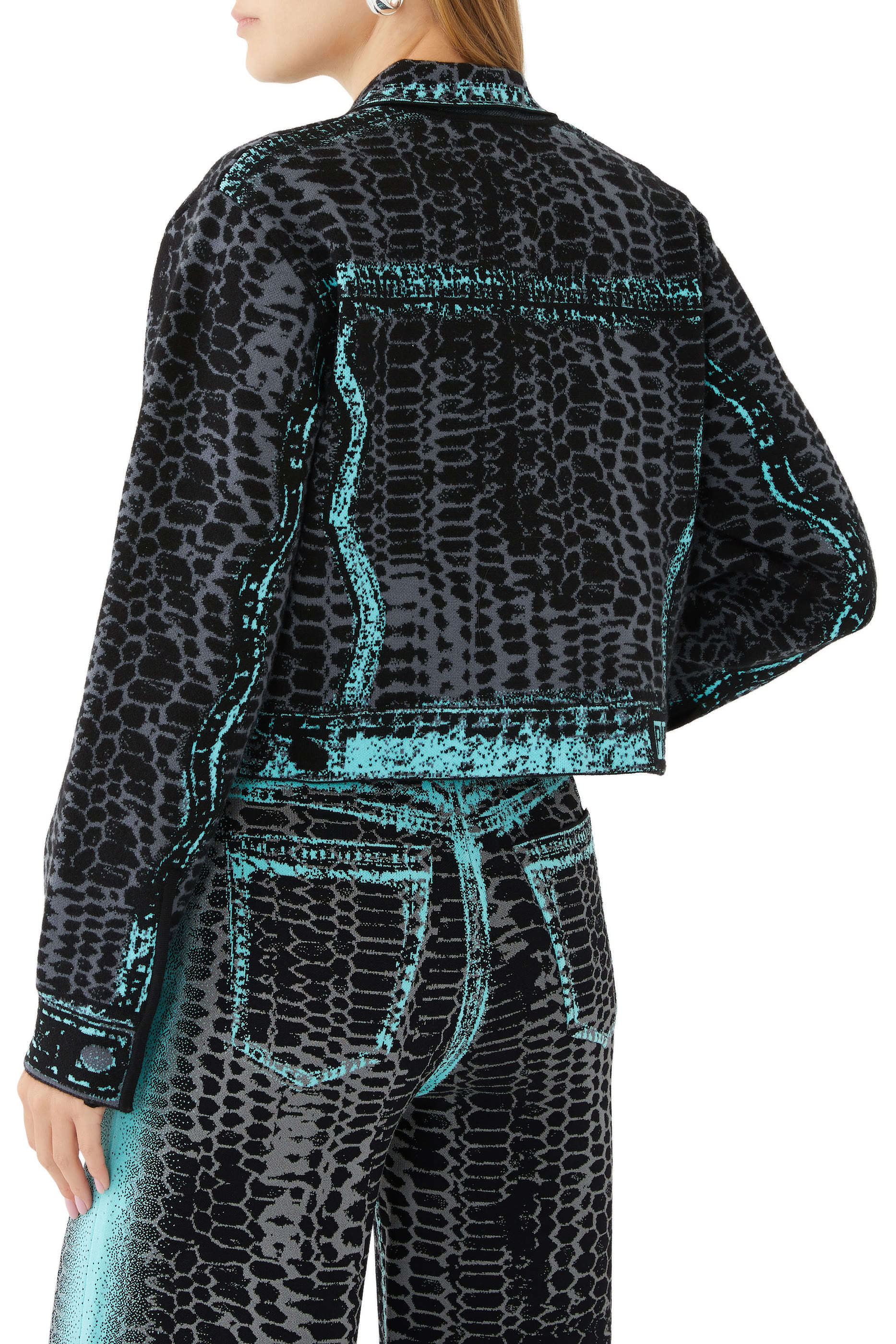 جاكيت بيتي بقصة قصيرة فضفاضة