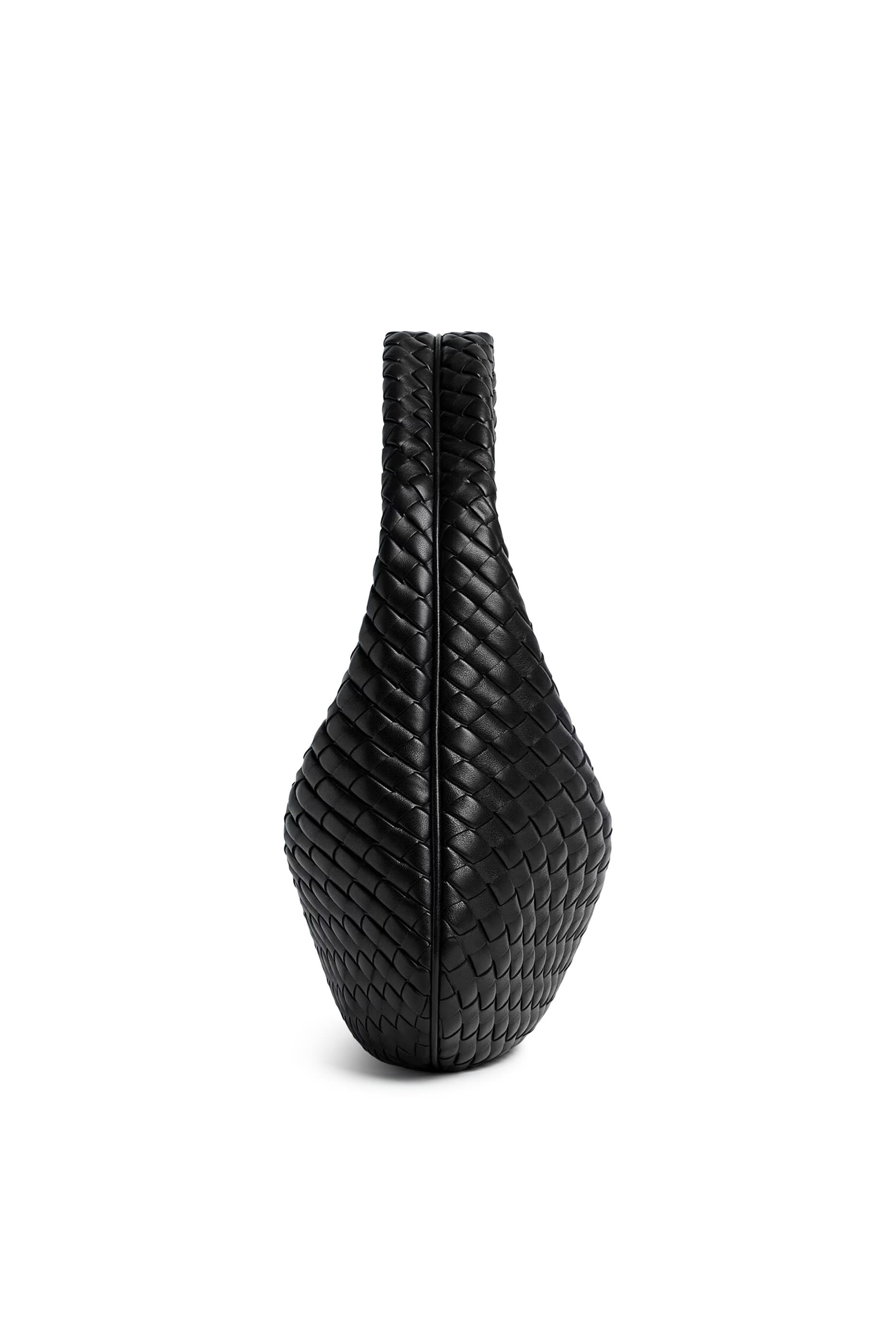 حقيبة كتف فينيتا