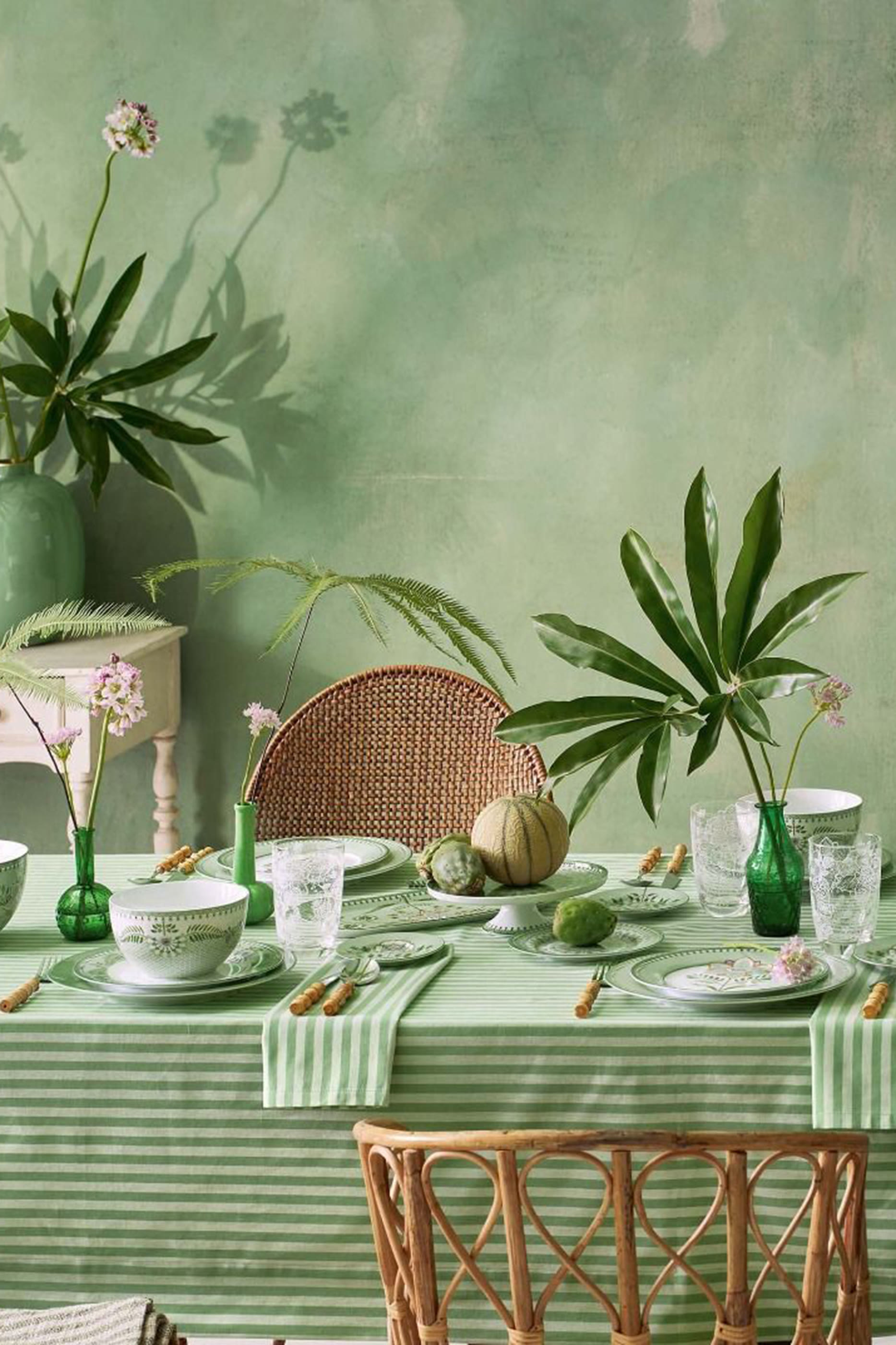 طبق إفطار يوني بنقشة ليلي اند لوتش