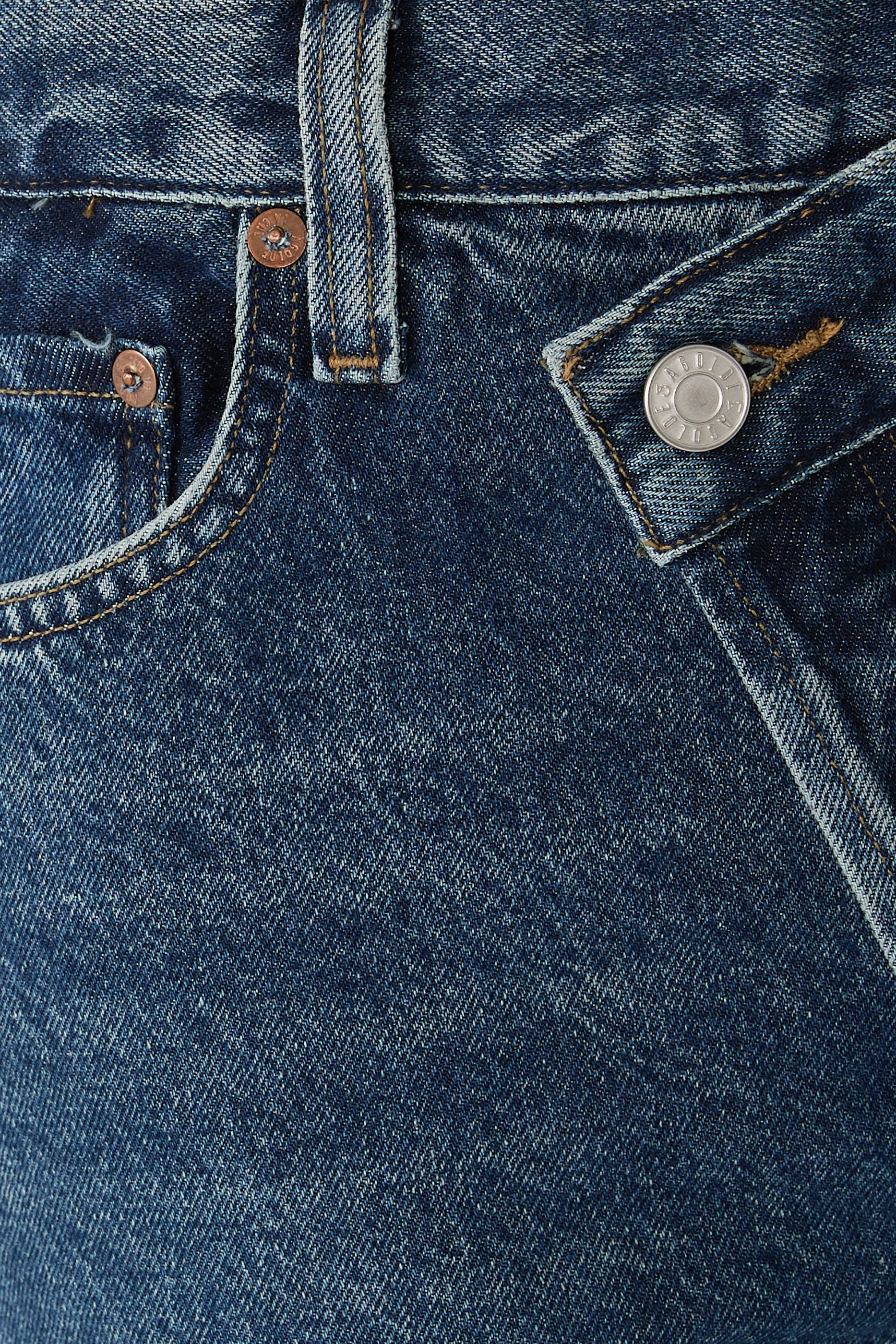 بنطال جينز بخصر متقاطع