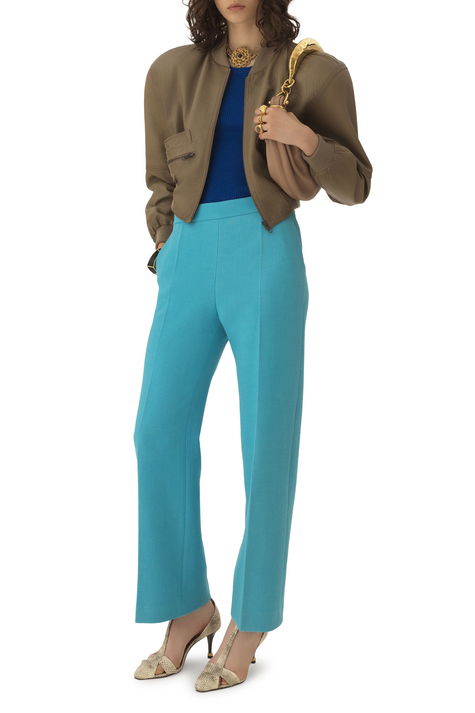 بنطال قصير بقصة مستقيمة