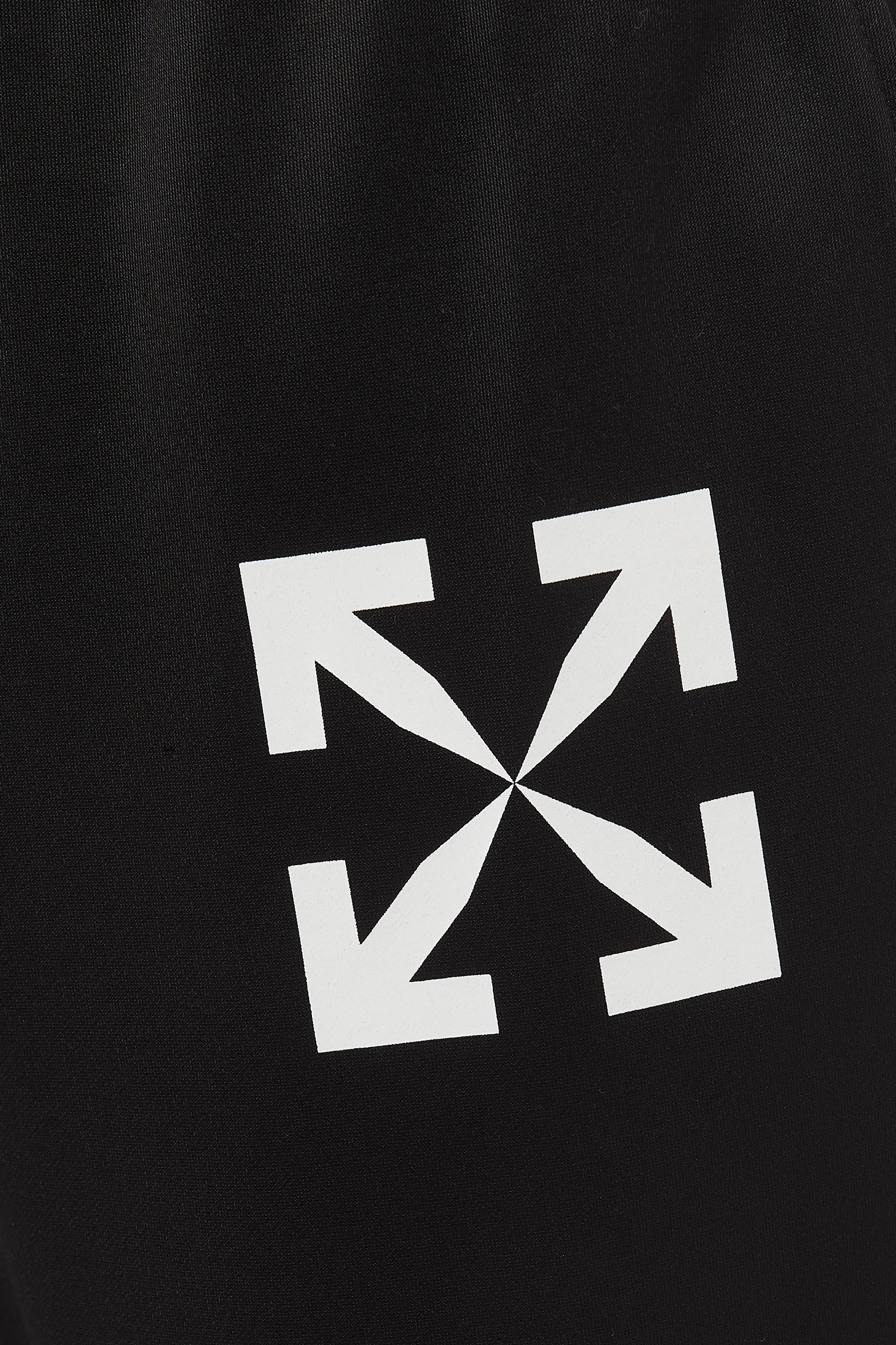 بنطال رياضي بطبعة سهم