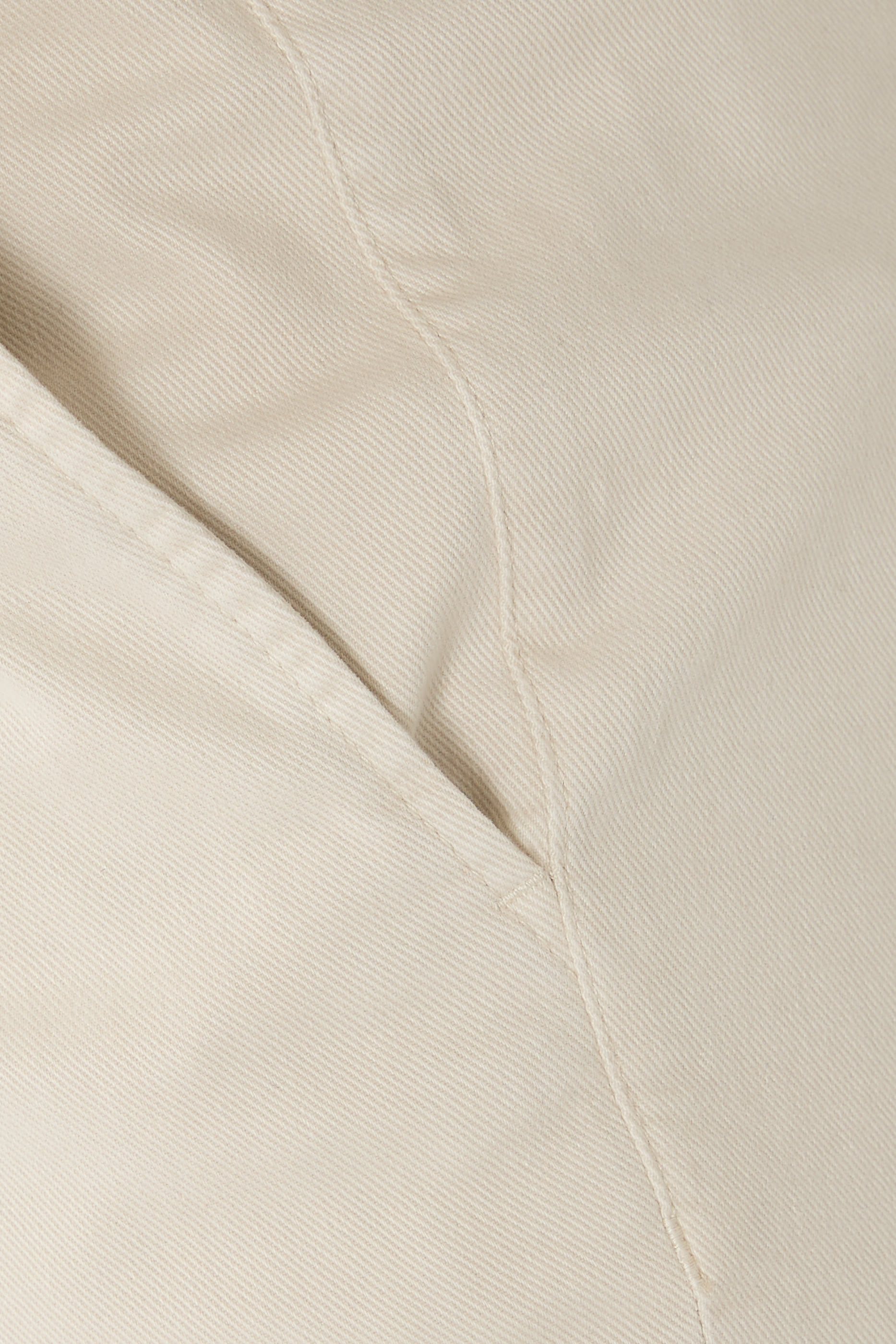 بنطال تشينو بوبي بقصة ضيقة