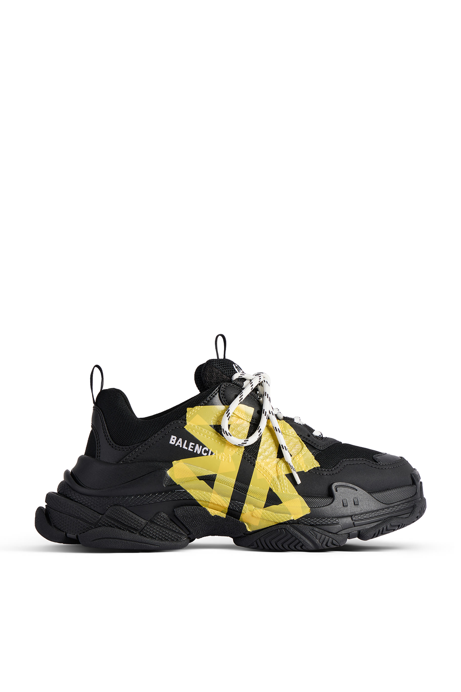 سنيكرز تريبل اس بشريط