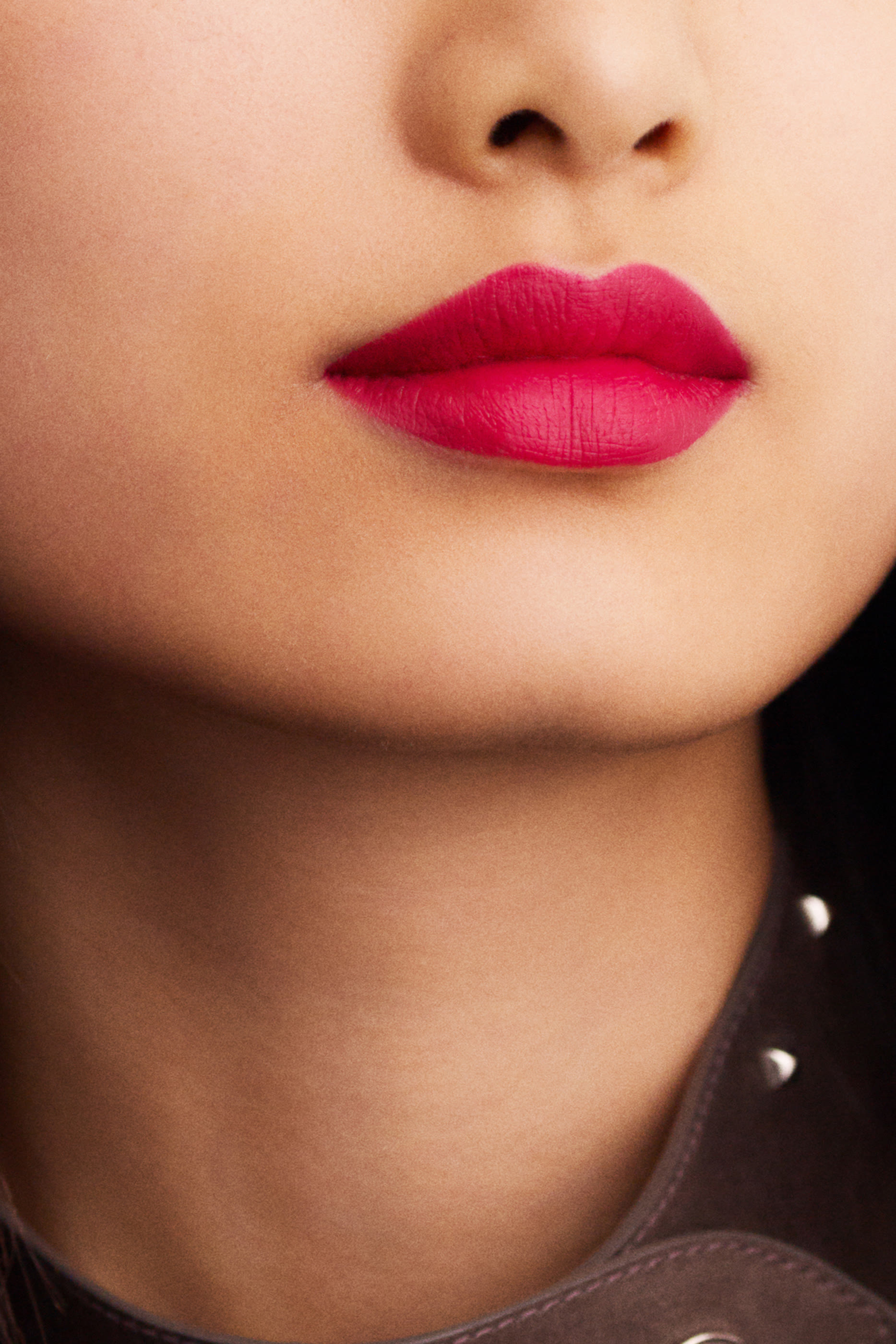 أحمر شفاه روج غير لامع درجة روز نوي