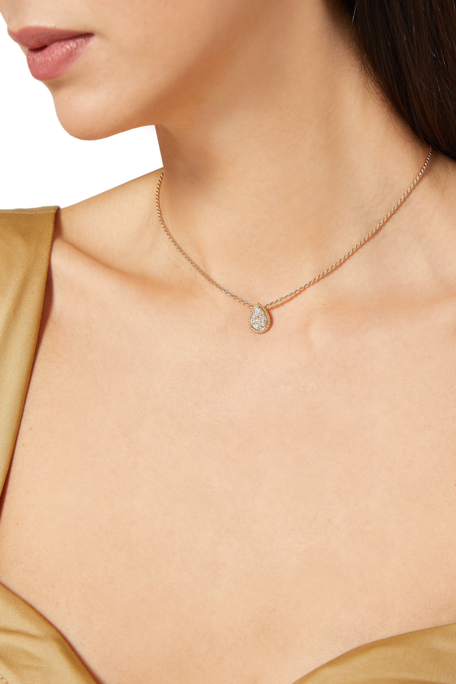 قلادة سيربنت بوهيم بدلاية مرصعة بالماس