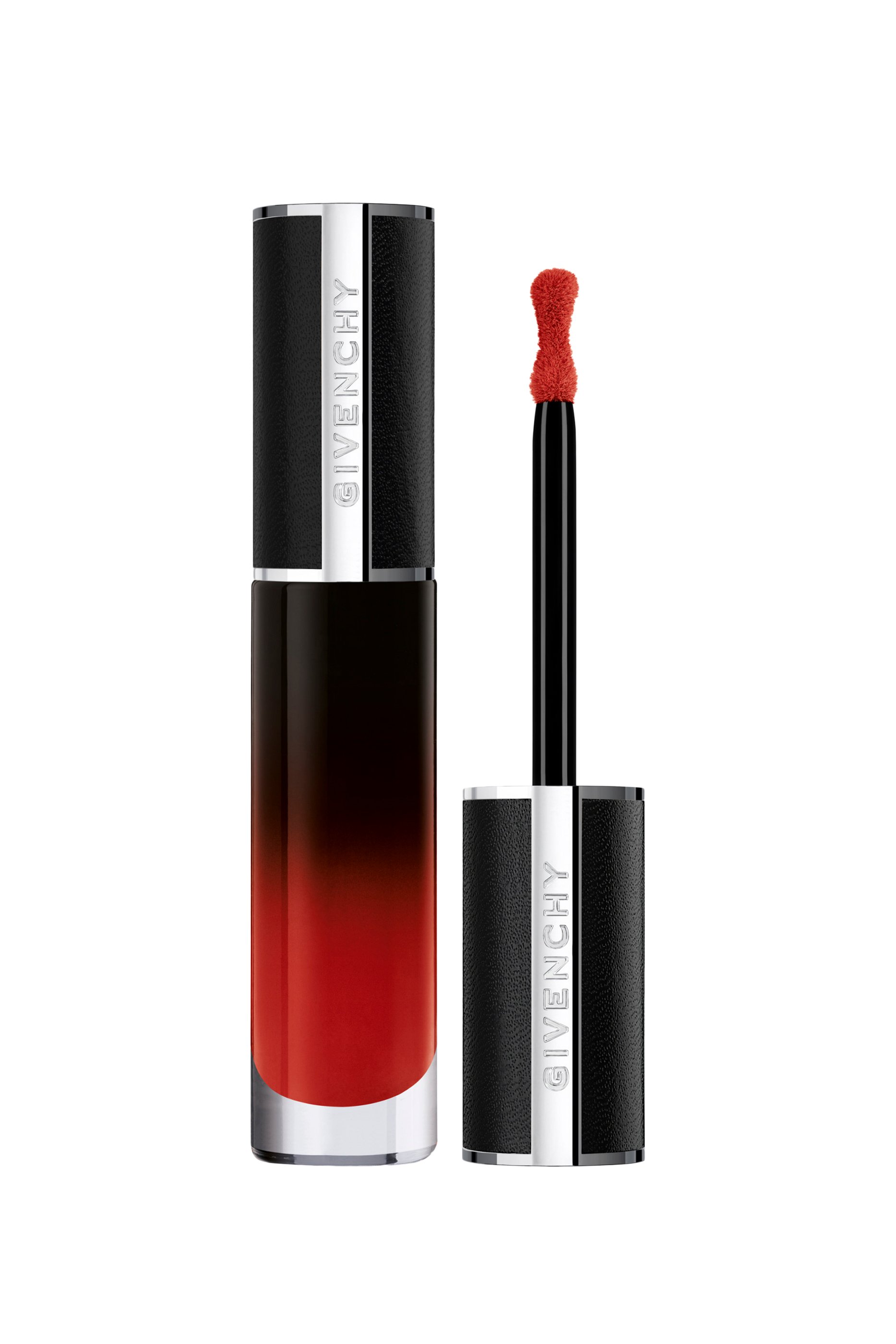 أحمر شفاه لو روج إنترديت بتركيبة كريمية مخملية