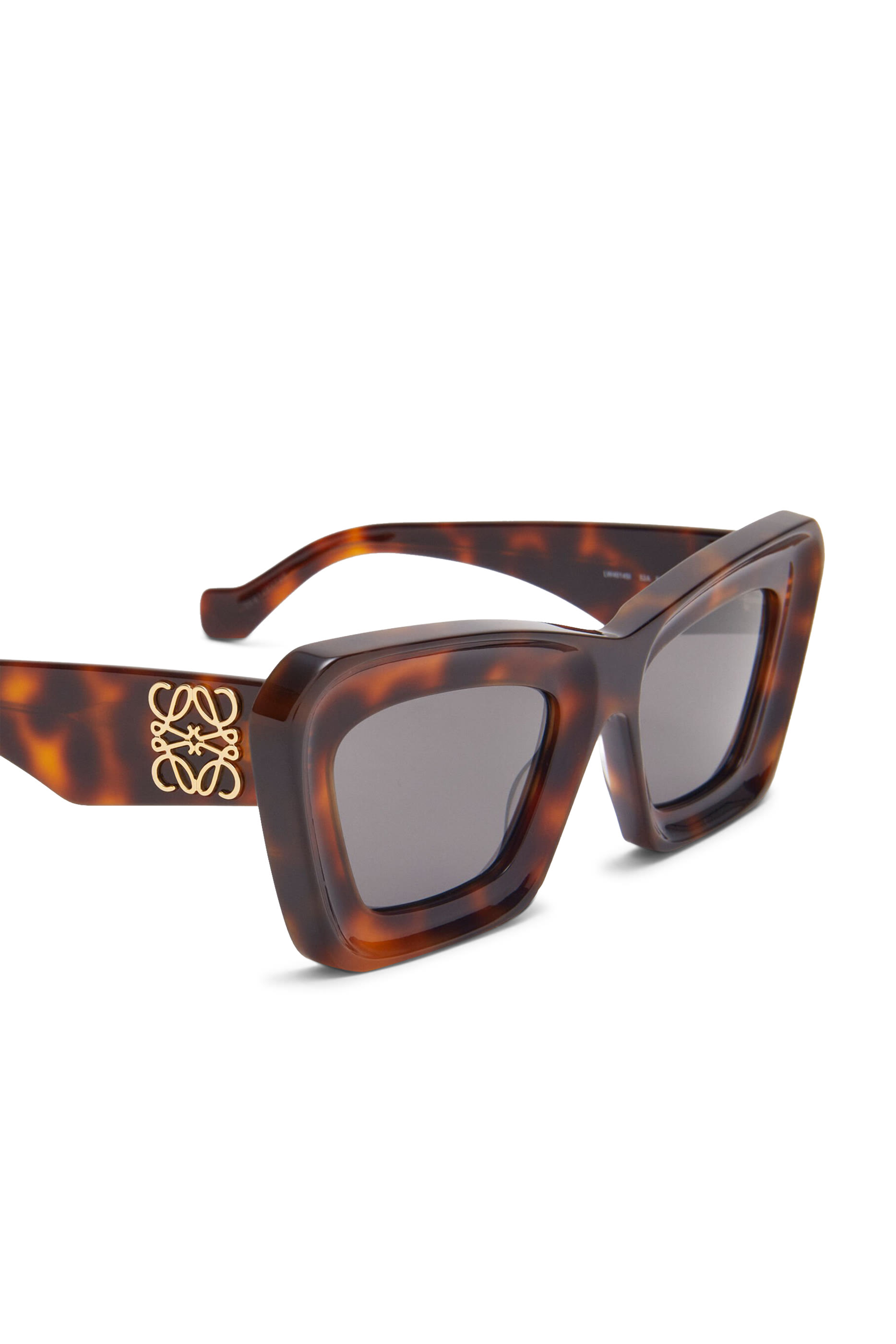 نظارة شمسية بتصيميم عين قطة مائل